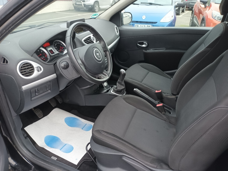 Renault CLIO III 1.2 16V 75CH TOM TOM LIVE 3P