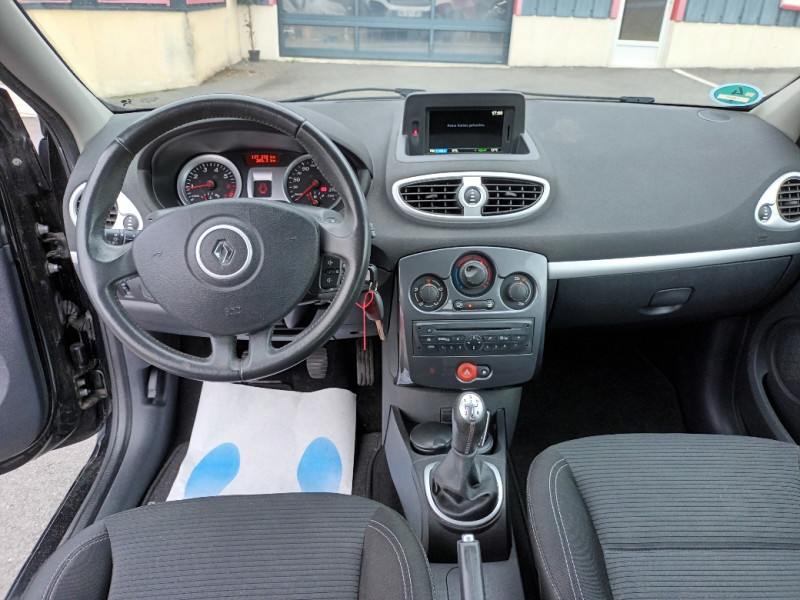 Renault CLIO III 1.2 16V 75CH TOM TOM LIVE 3P