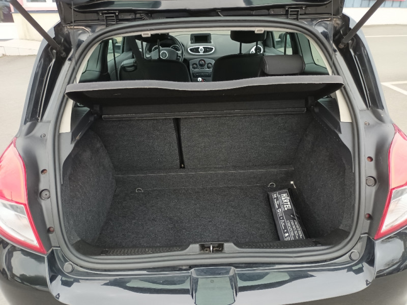 Renault CLIO III 1.2 16V 75CH TOM TOM LIVE 3P