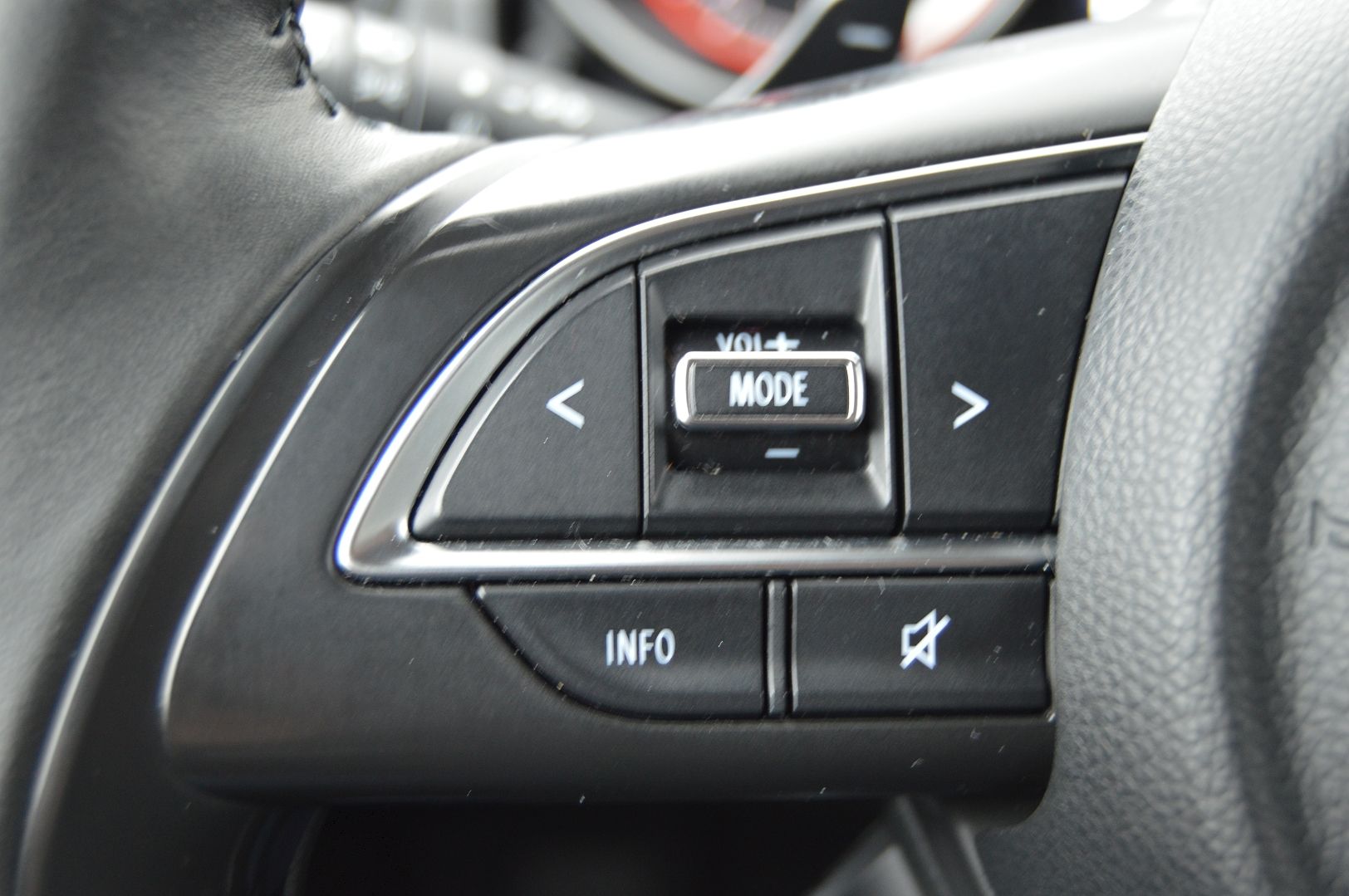 Suzuki SWIFT 1.2 DUALJET HYBRID 83CH PACK AUTO