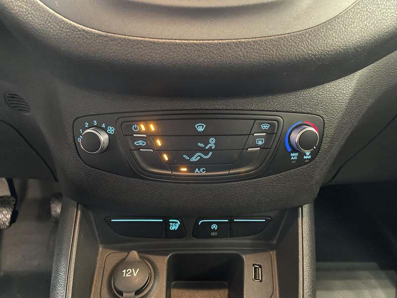 Ford TRANSIT COURIER / PRIX HT 11 641,67 / 1.5 TDCI 100CH STOP&START TREND BUSINESS