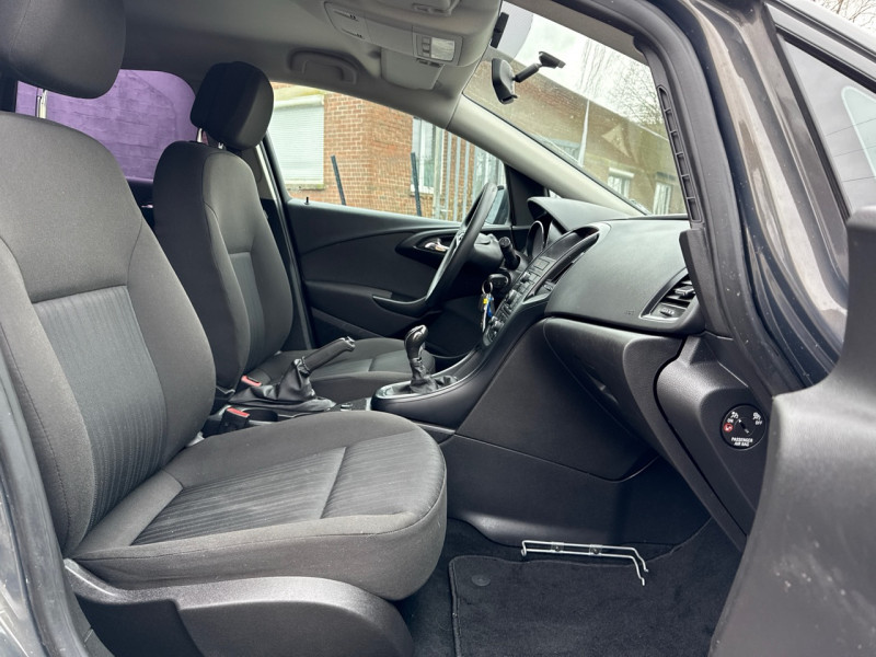 Opel ASTRA SPORTS TOURER 1.6 TURBO 115CH COSMO * 85.000KM * 2015 * 1ERE MAIN