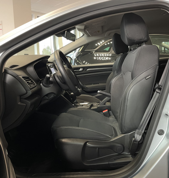 Renault MEGANE IV / A PARTIR DE 150,30/MOIS* / 1.5 BLUE DCI 115CH BUSINESS EDC