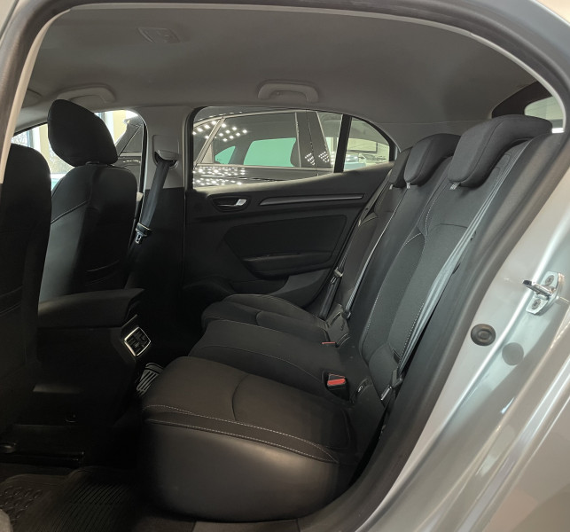 Renault MEGANE IV / A PARTIR DE 150,30/MOIS* / 1.5 BLUE DCI 115CH BUSINESS EDC