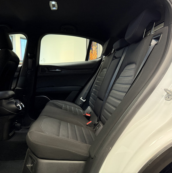 Alfa Romeo STELVIO 2.2 DIESEL 160CH SUPER AT8 MY22