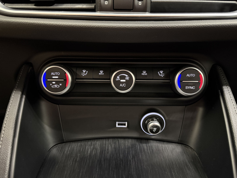 Alfa Romeo STELVIO 2.2 DIESEL 160CH SUPER AT8 MY22