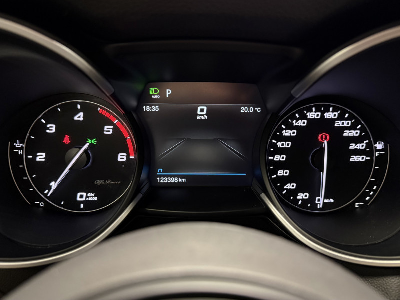 Alfa Romeo STELVIO 2.2 DIESEL 160CH SUPER AT8 MY22