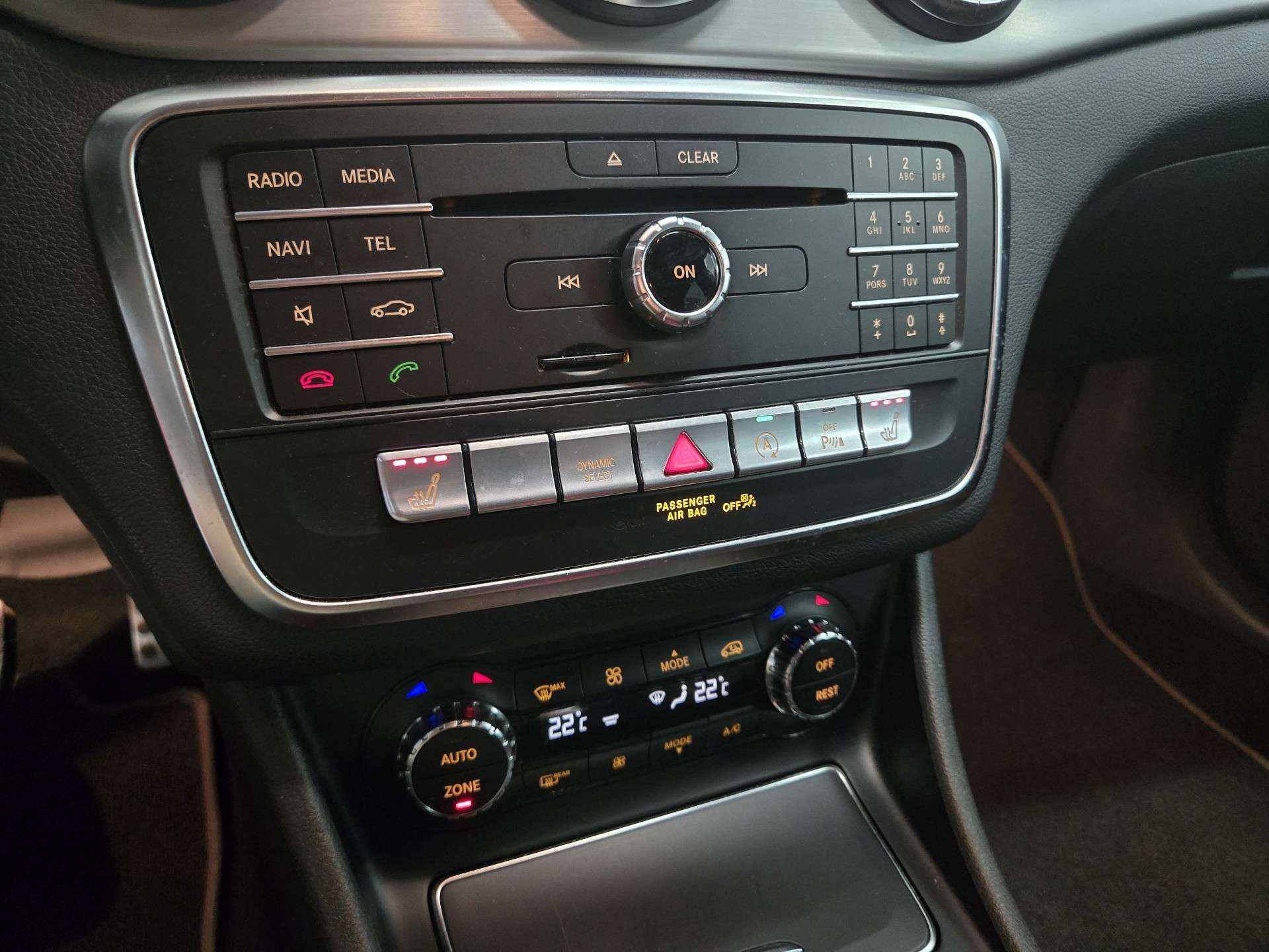 Mercedes-Benz CLA 180 *PACK AMG*BLACK EDITION*BT AUTO*NAVI*CAMERA*