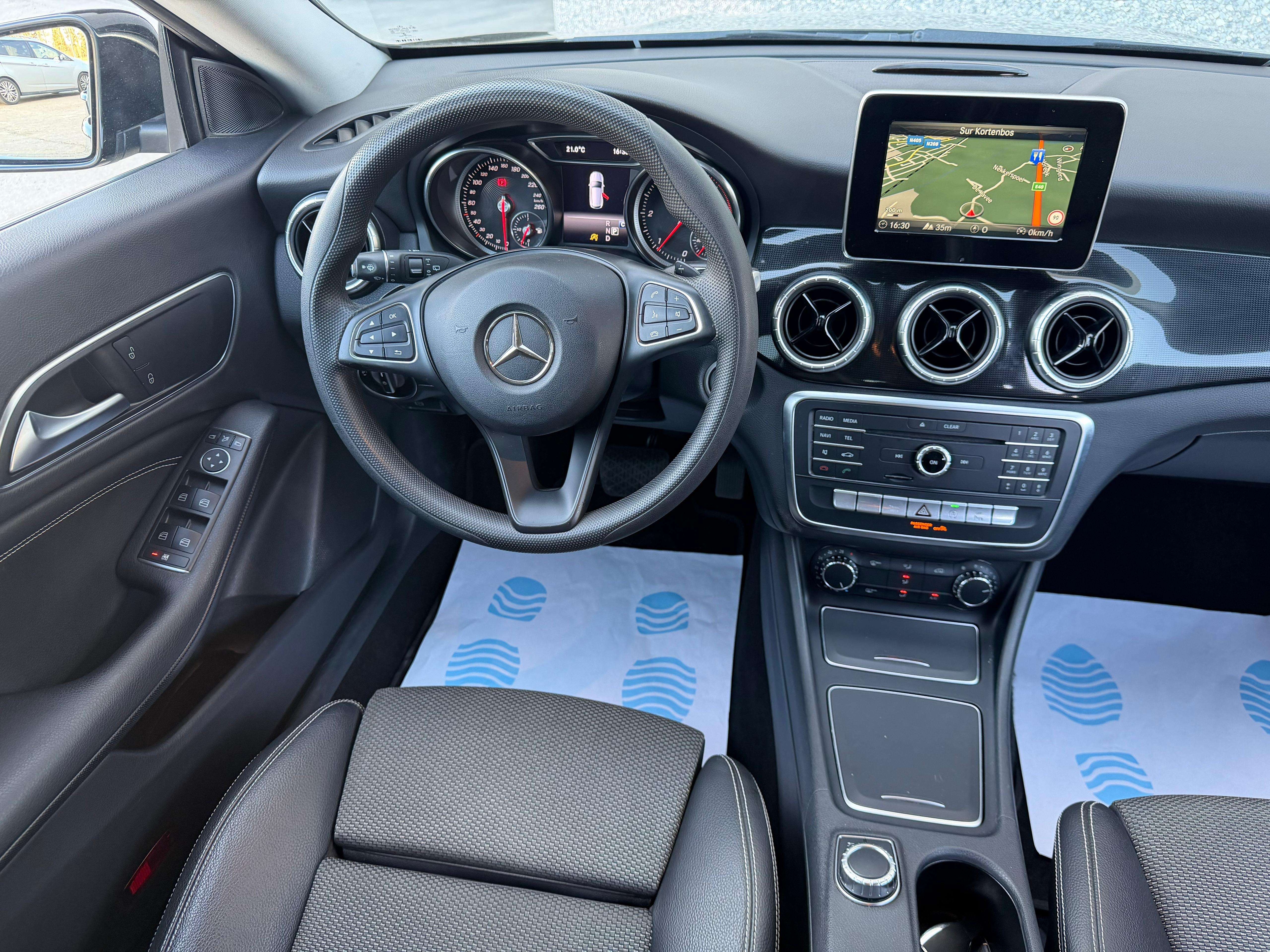 Mercedes-Benz CLA 180 CLA 180d break  Diesel 10/2017 GARANTIE 12 Mois