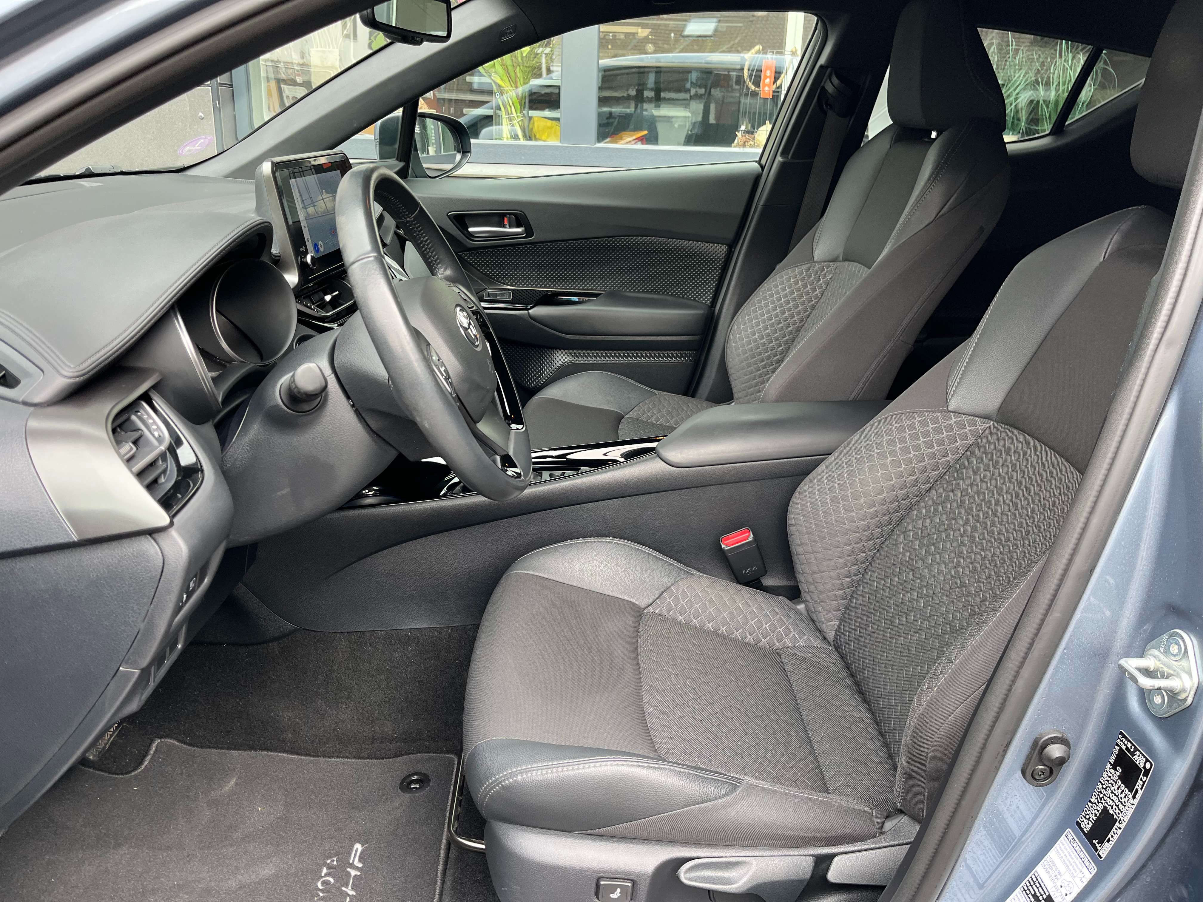 Toyota C-HR C-HR Hybrid 1.8i VVT-i C-Lub Mono-Tone E-CVT