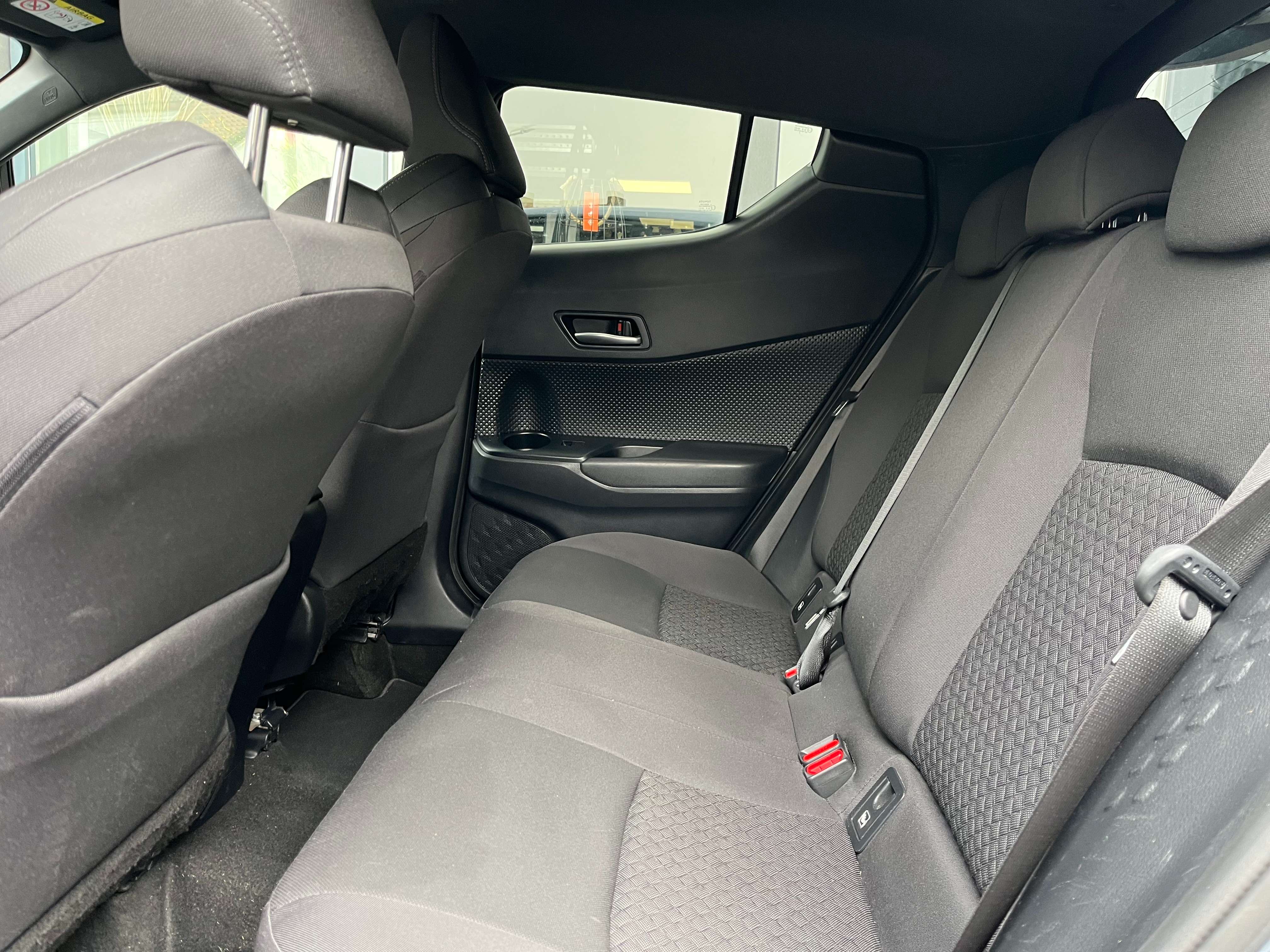 Toyota C-HR C-HR Hybrid 1.8i VVT-i C-Lub Mono-Tone E-CVT