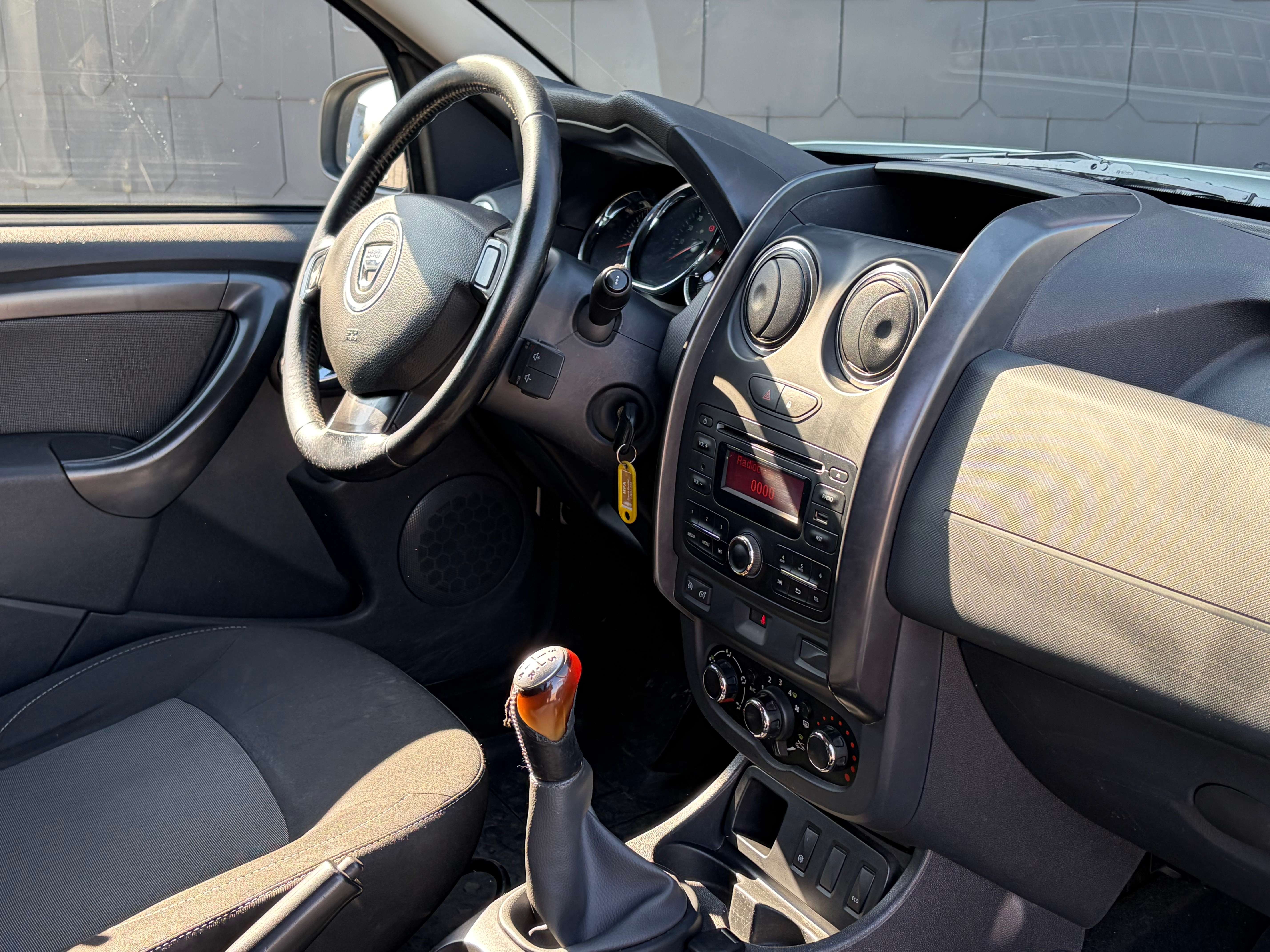 Dacia Duster 🔴🆕🔴Duster 1.6i 4x2 AIRCO UTILITAIRE LICHTEVRACH