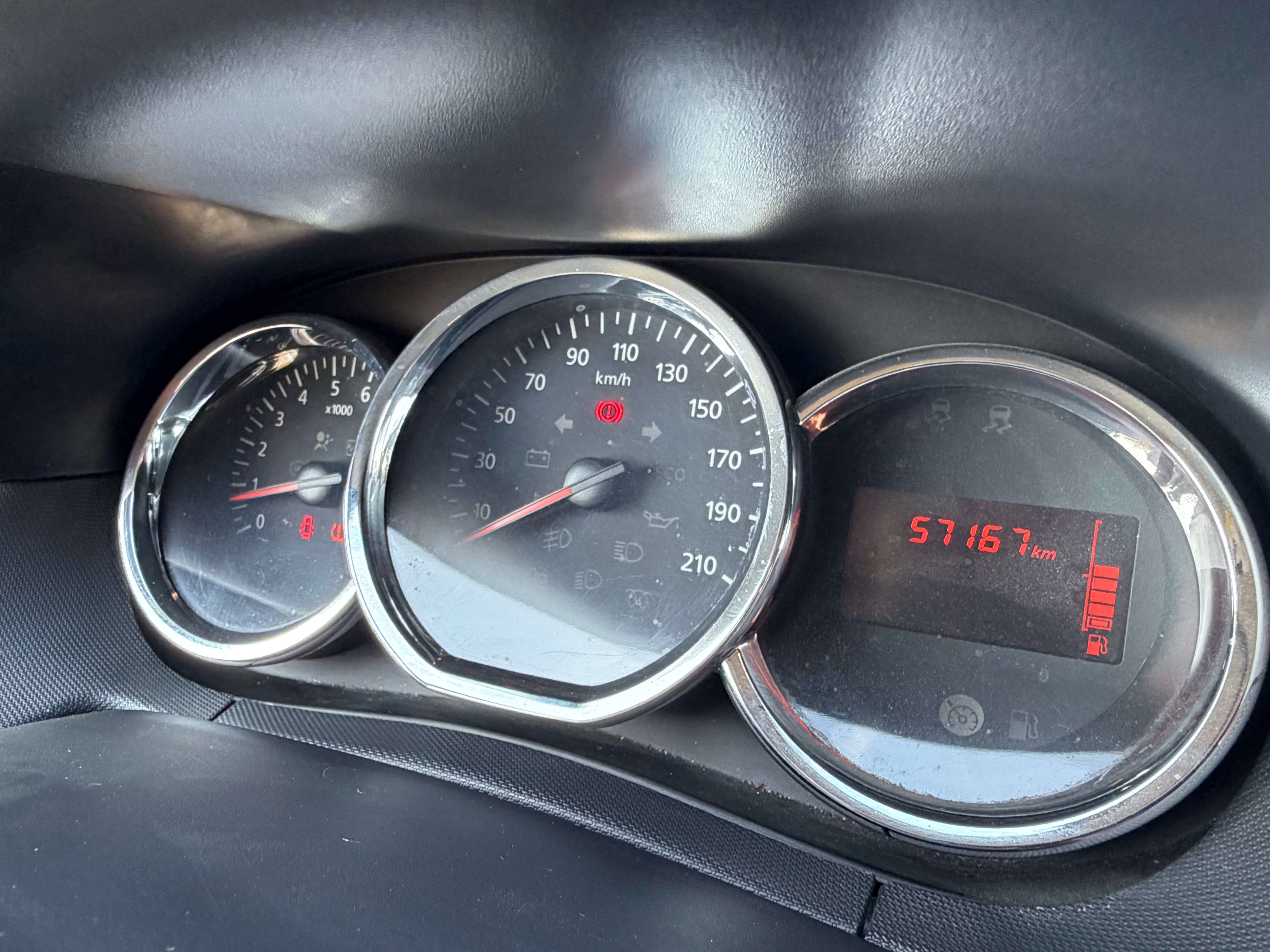 Dacia Duster 🔴🆕🔴Duster 1.6i 4x2 AIRCO UTILITAIRE LICHTEVRACH