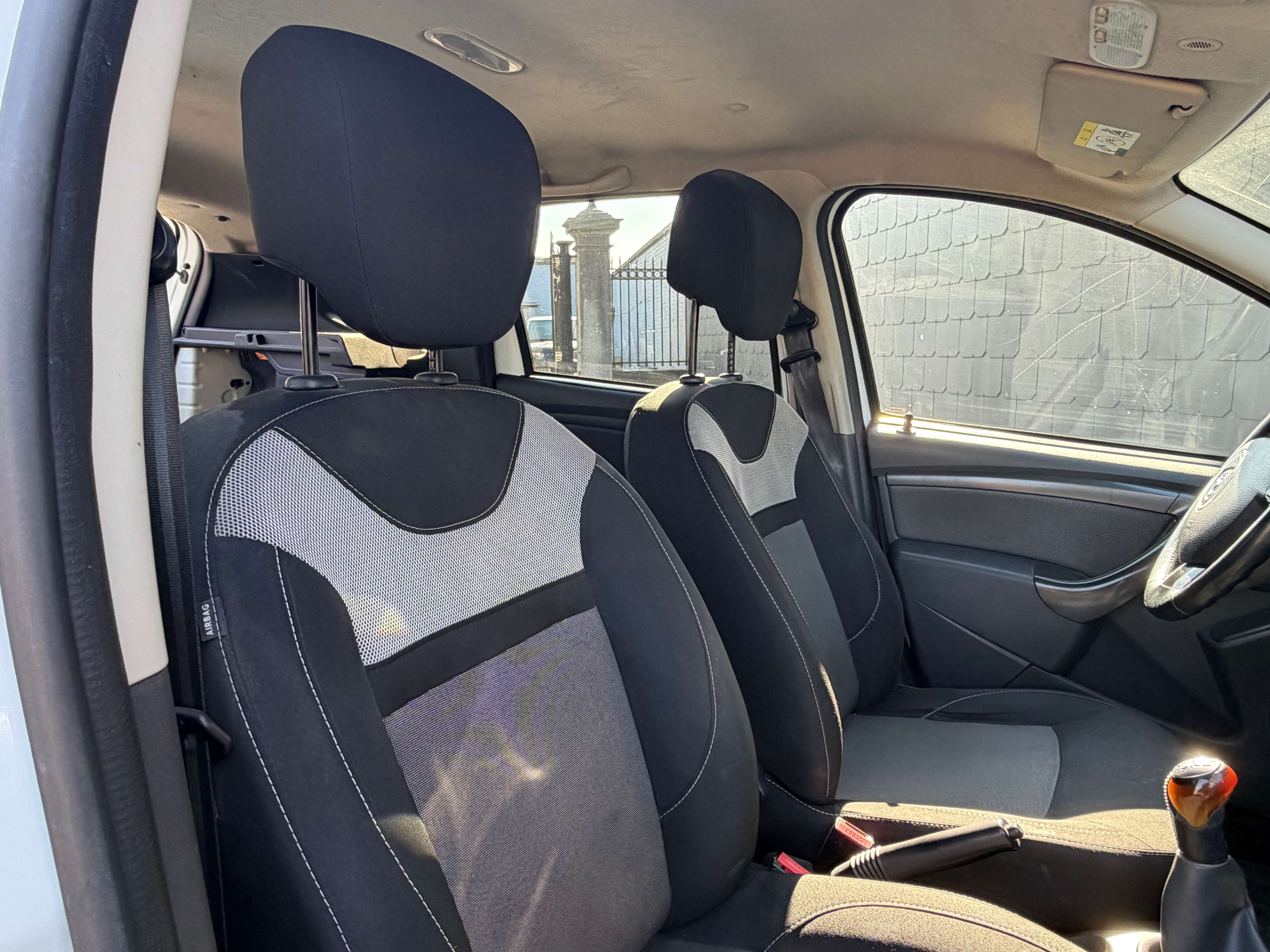 Dacia Duster 🔴🆕🔴Duster 1.6i 4x2 AIRCO UTILITAIRE LICHTEVRACH