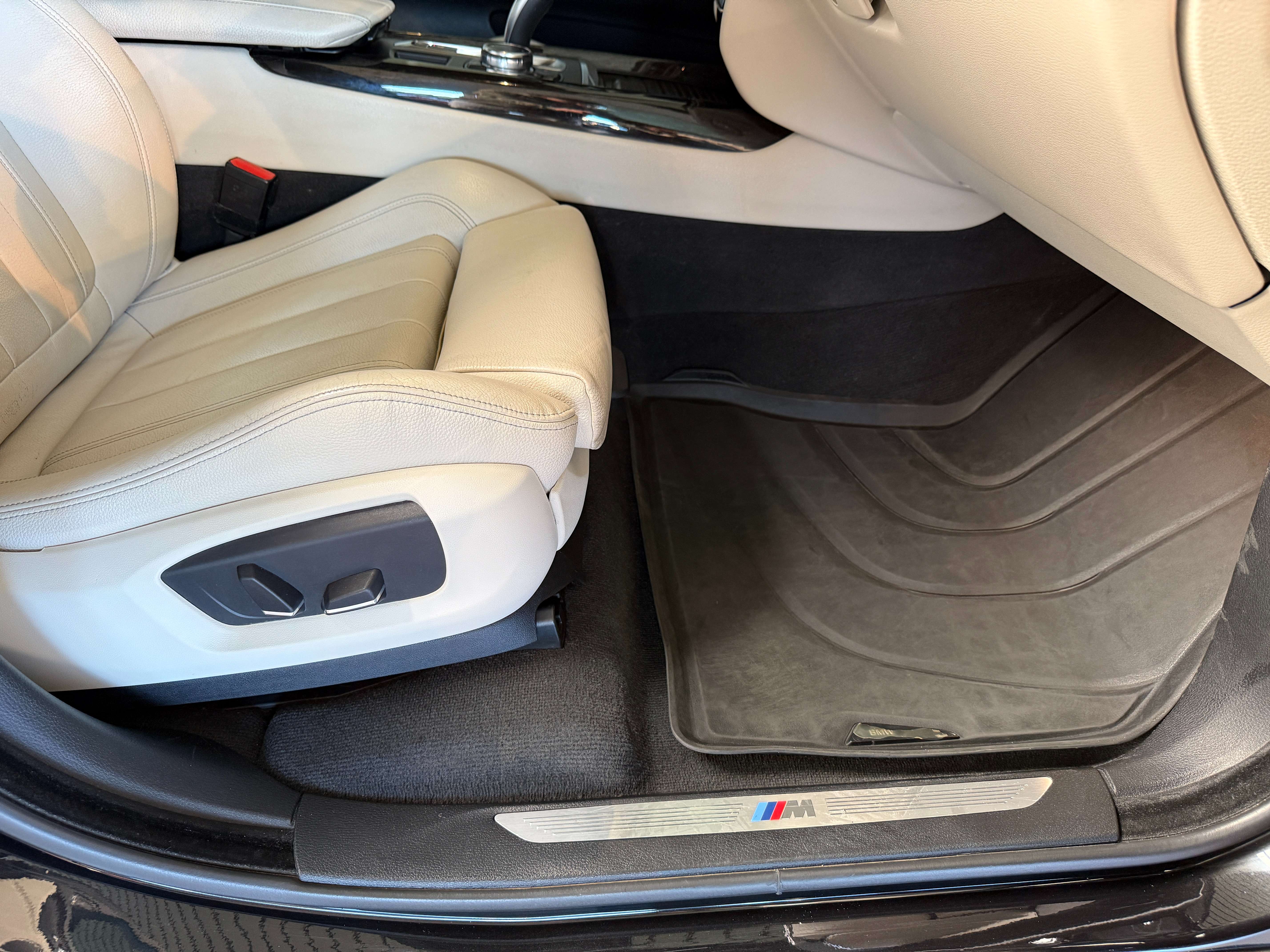 BMW X5 40e BENZINE+HYBRIDE*M-SPORT*PANODAK*LEDER*GPS