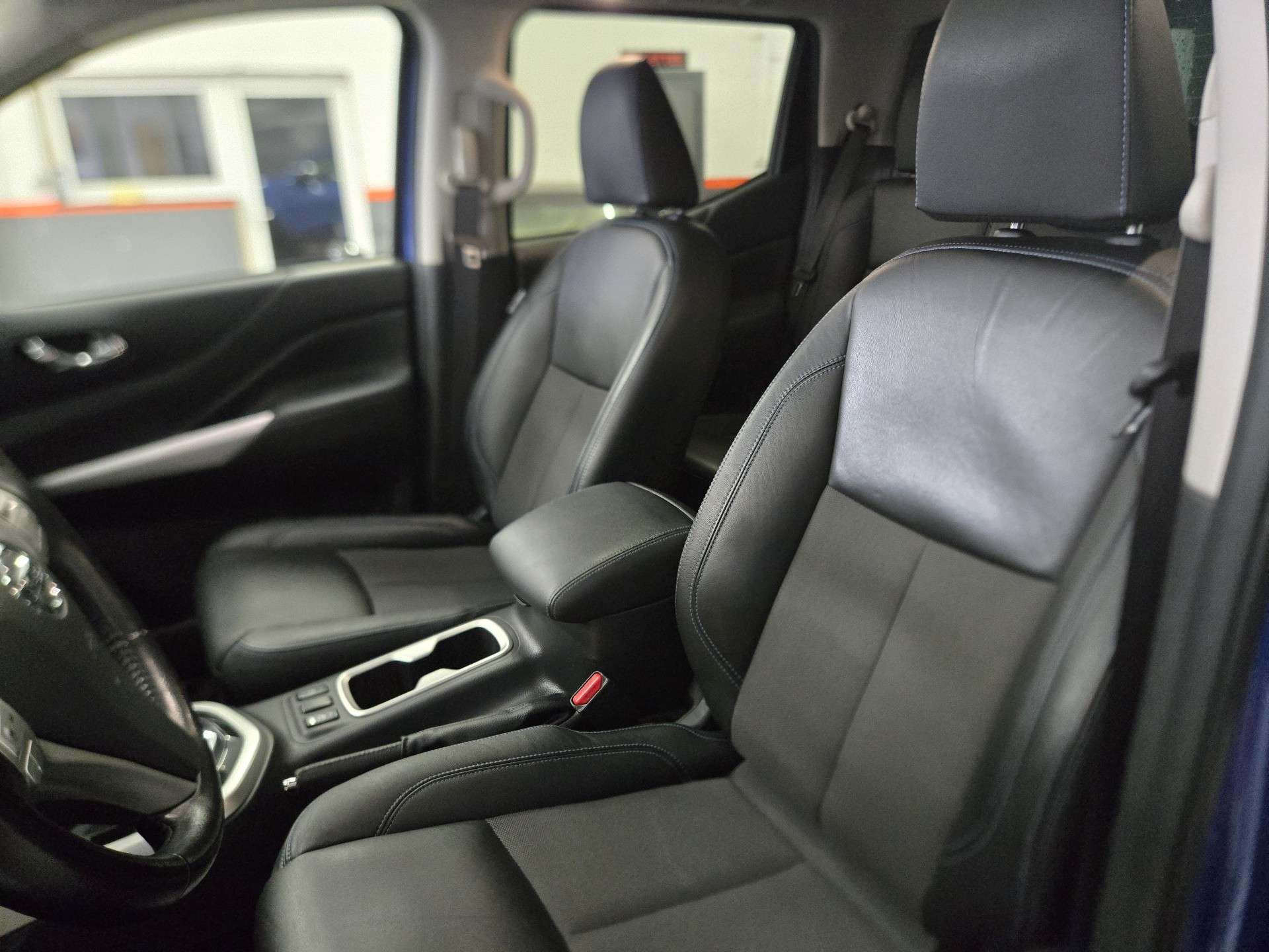 Nissan Navara *N-GUARD*HARD TOP*NAVI*CAMERA360°CUIR*TOE*BT AUTO*