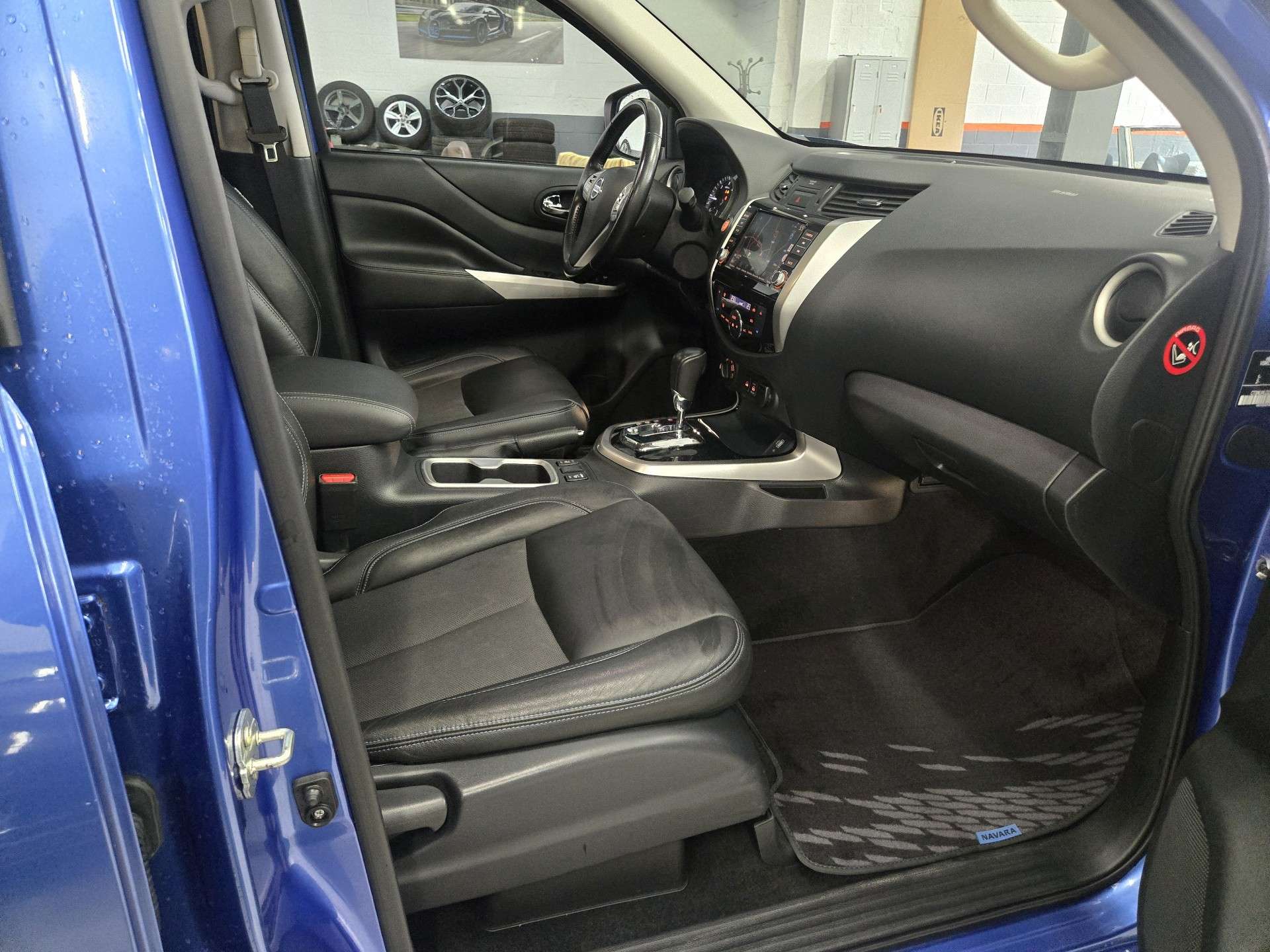 Nissan Navara *N-GUARD*HARD TOP*NAVI*CAMERA360°CUIR*TOE*BT AUTO*
