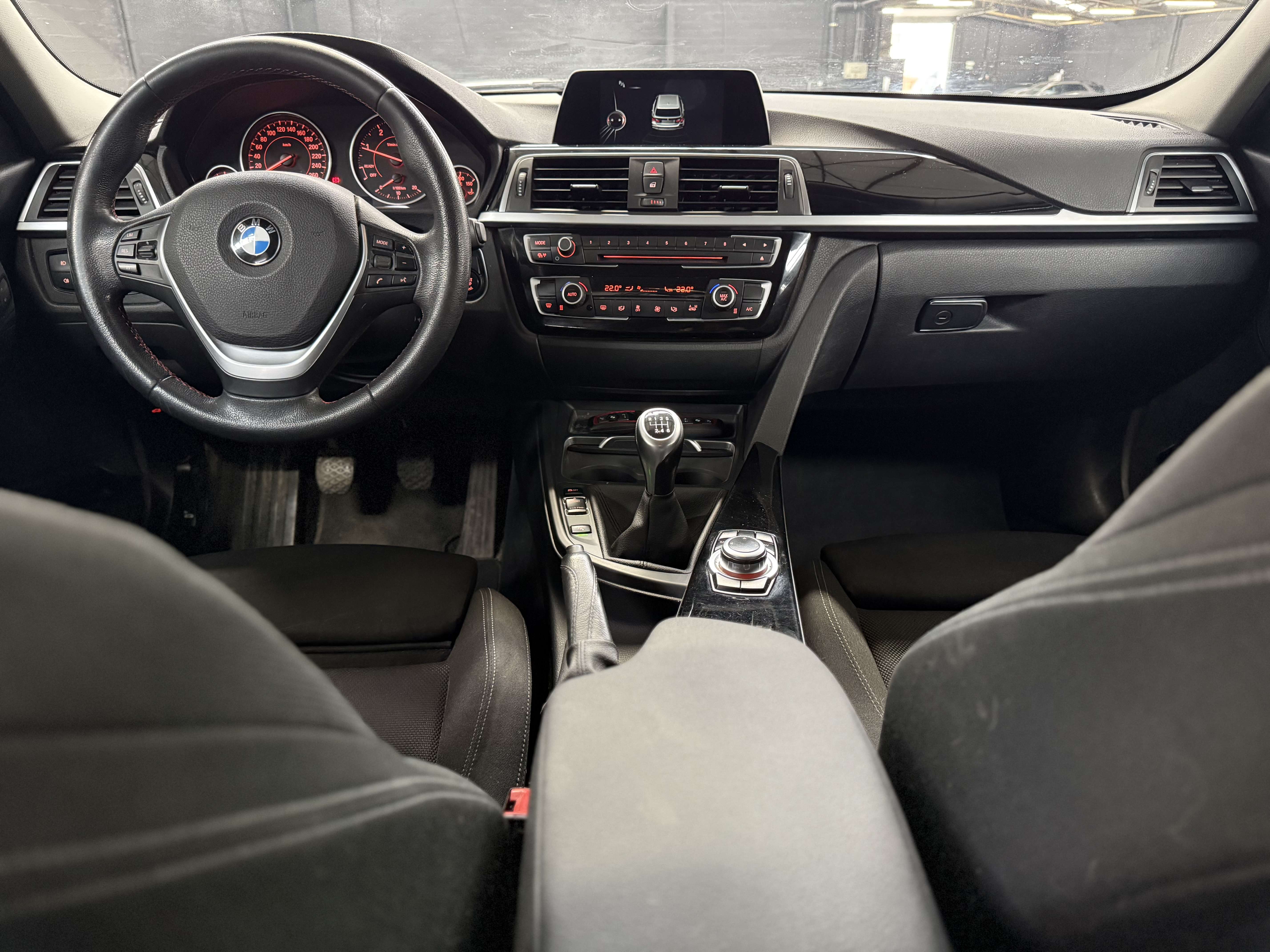 BMW 318 Touring 318 d * 12/2016 * GPS * LED * GARANTIE