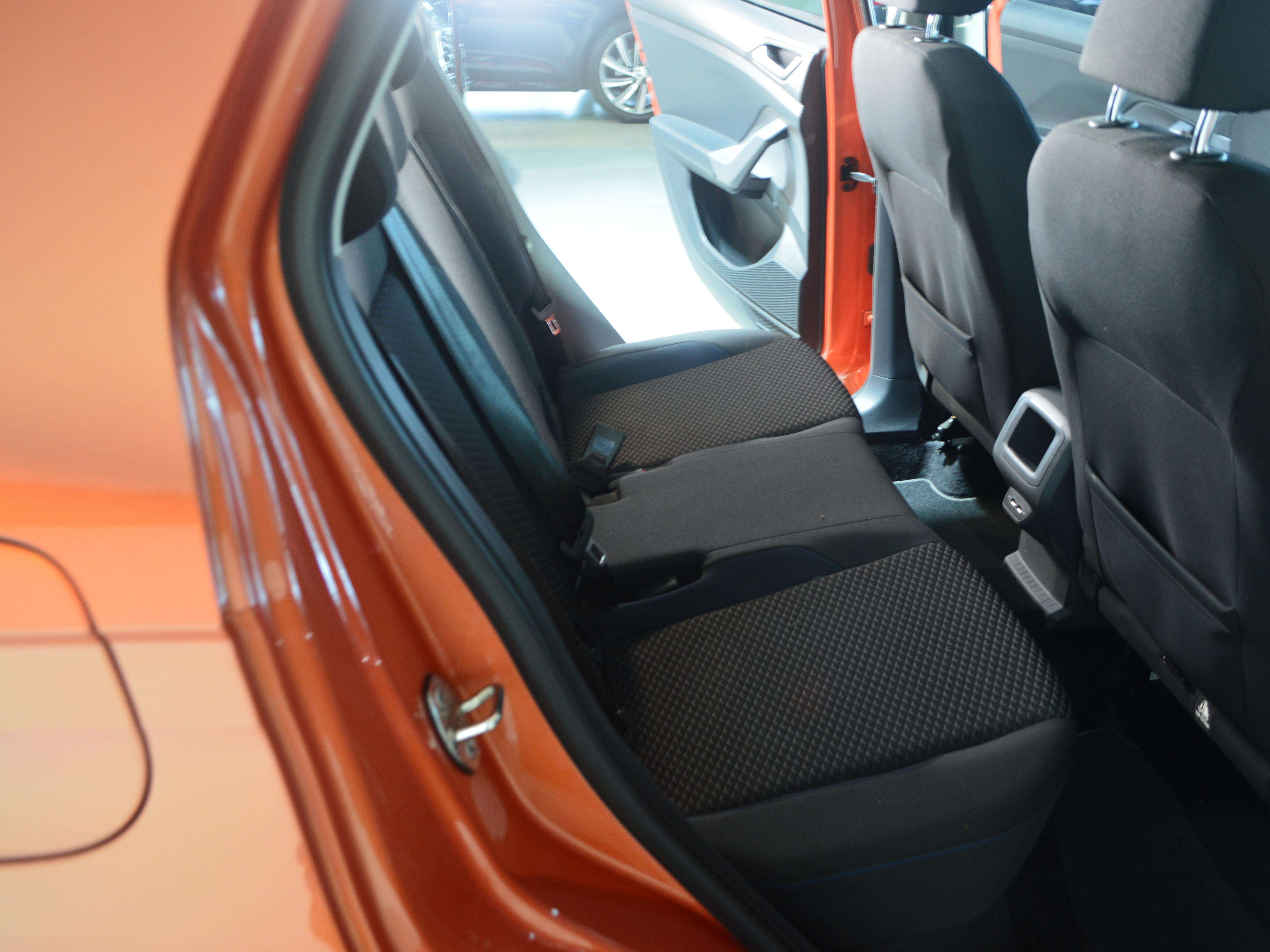 Volkswagen T-Cross T-Cross 1.0 TSI United OPF DSG / NAVI + CAM / APPL