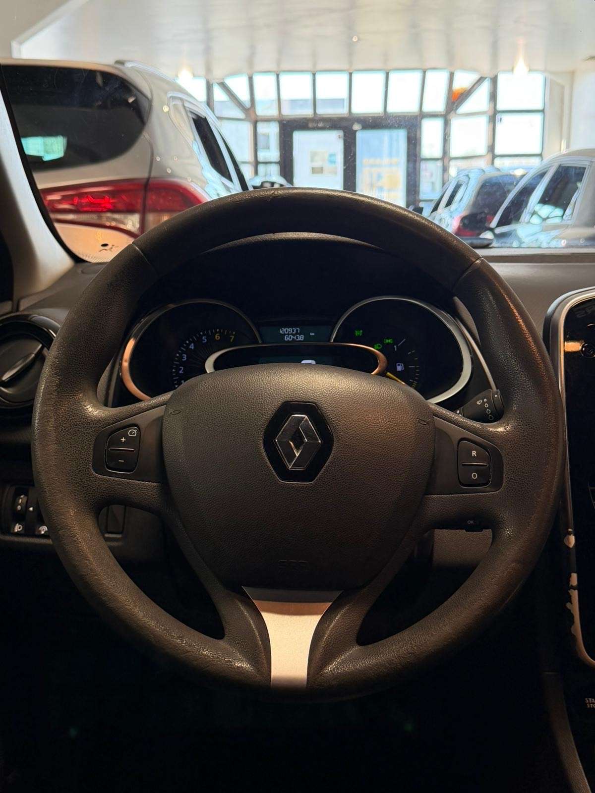 Renault Clio 1.2 Benzine 1 Jaar Garantie