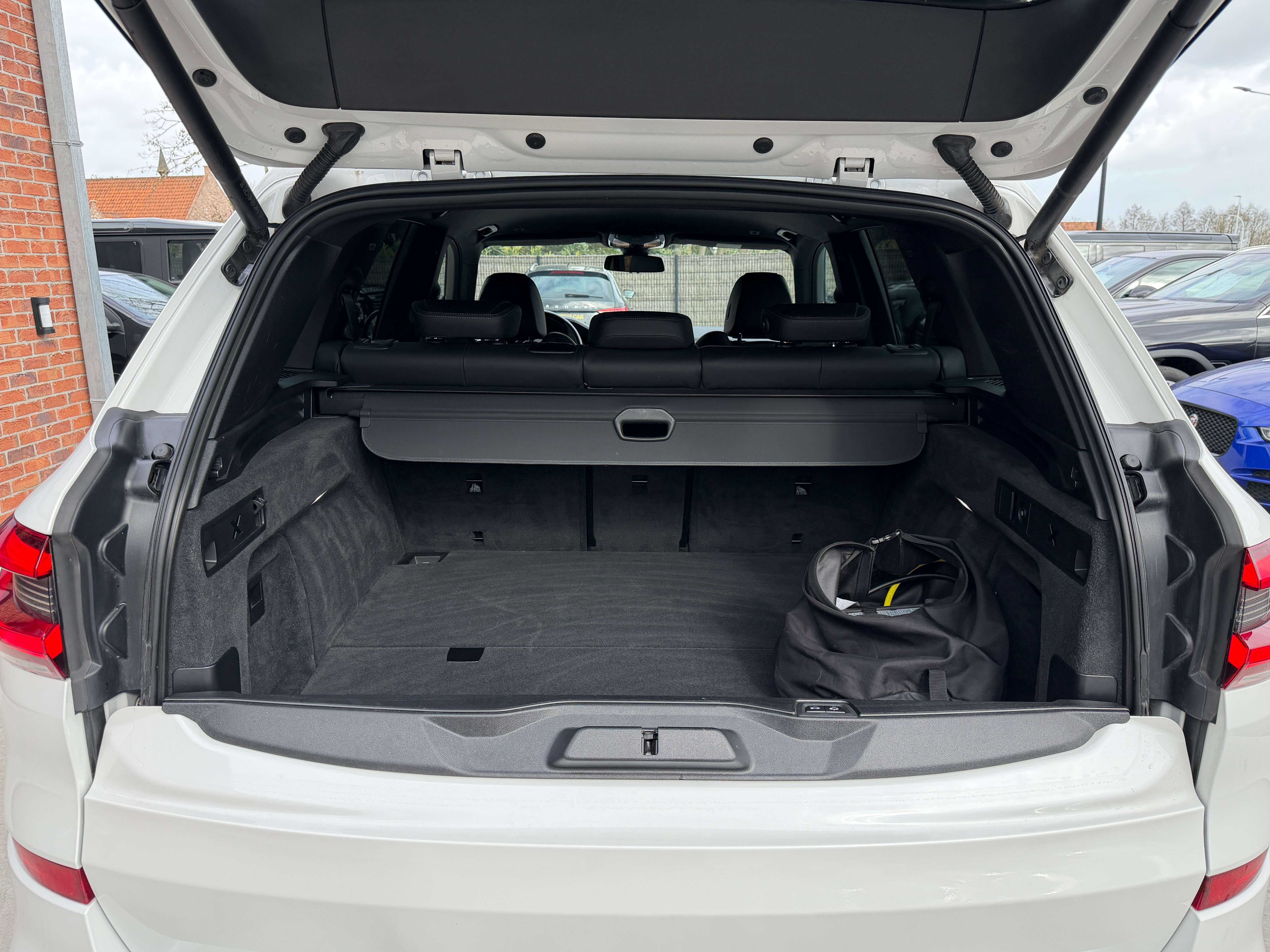 BMW X5 Pack M - Attelage - Caméra - Cuir noir
