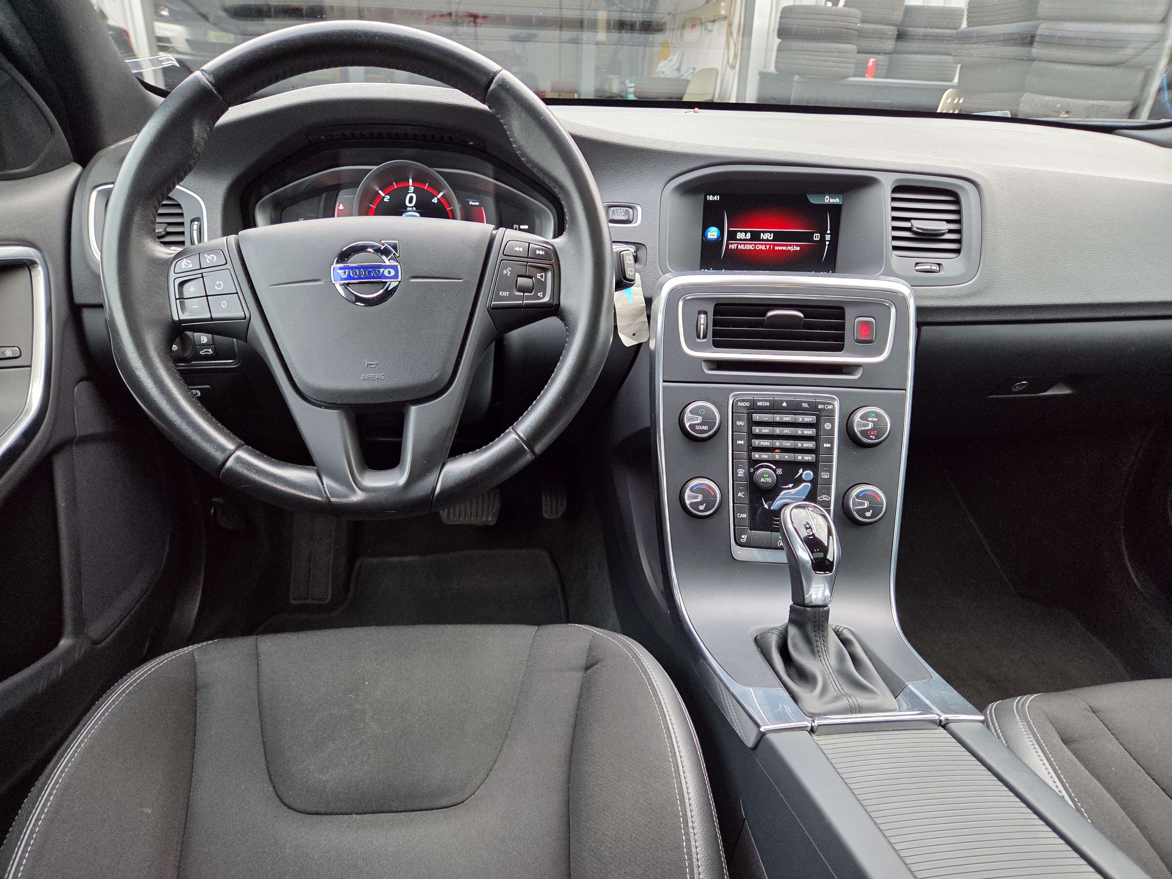 Volvo V60 V60 2.0 D3 Momentum Geartronic