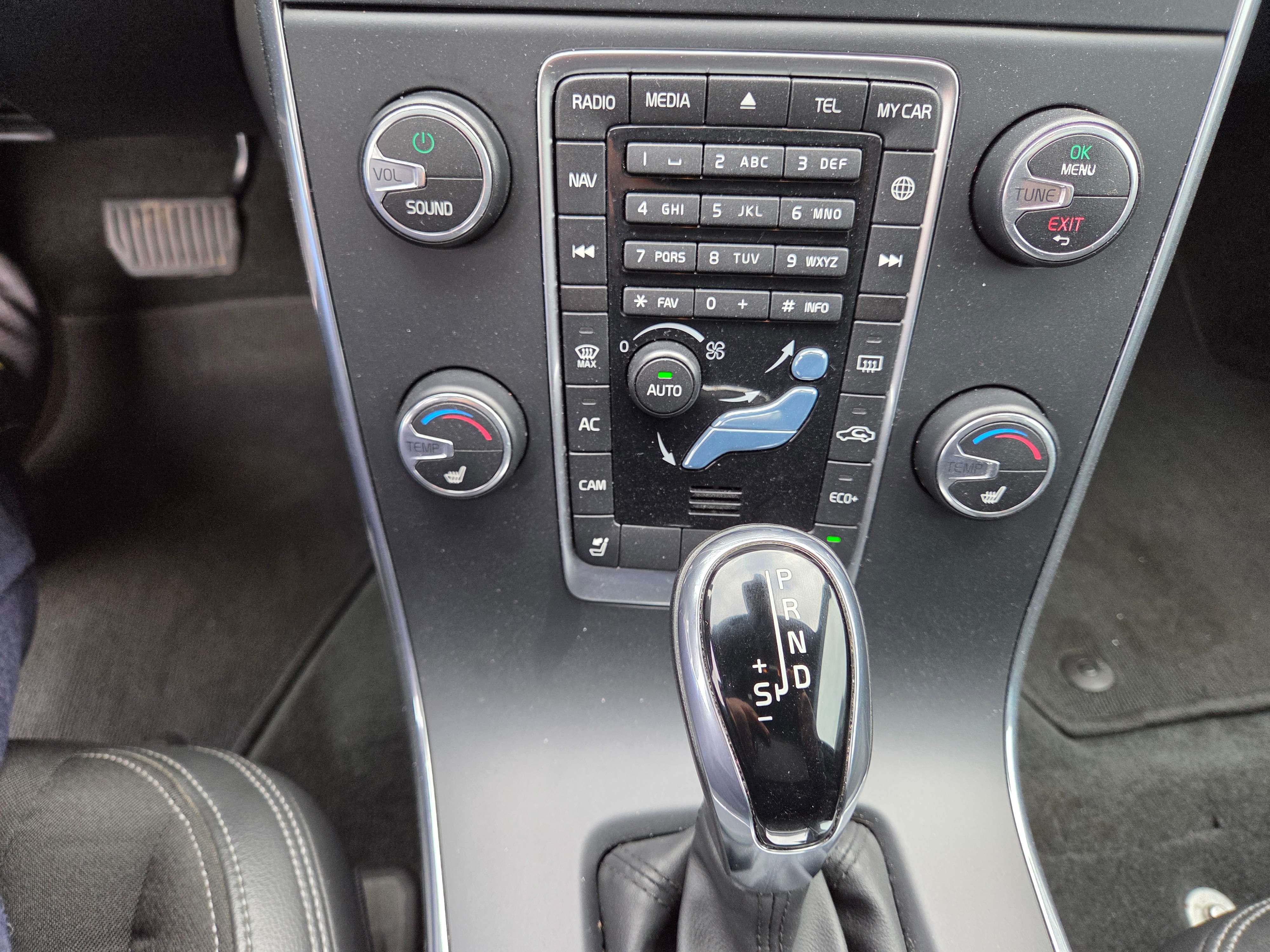 Volvo V60 V60 2.0 D3 Momentum Geartronic