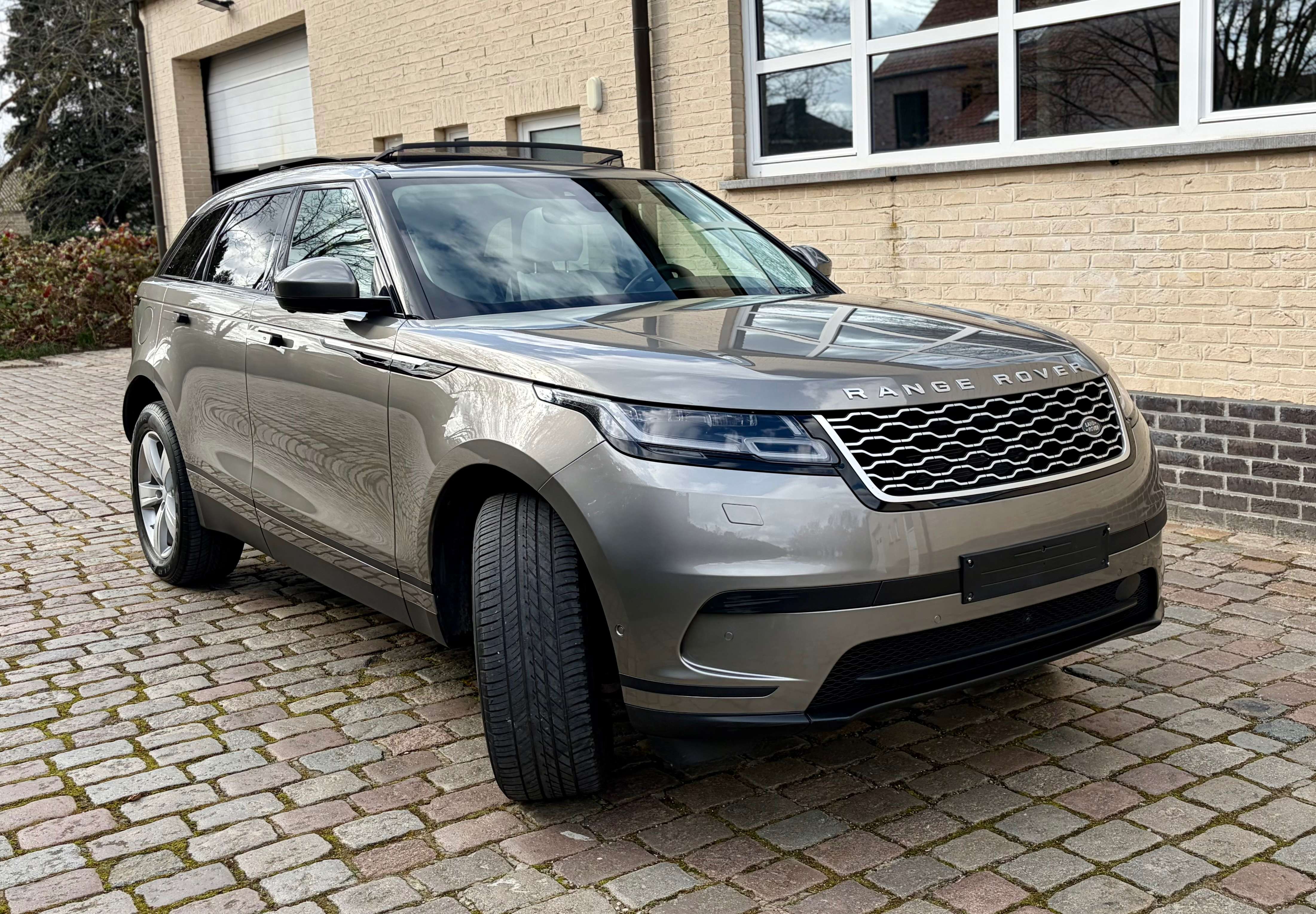 Land Rover Range Rover Velar 2.0 Turbo P250 S  ### 76000 km ###