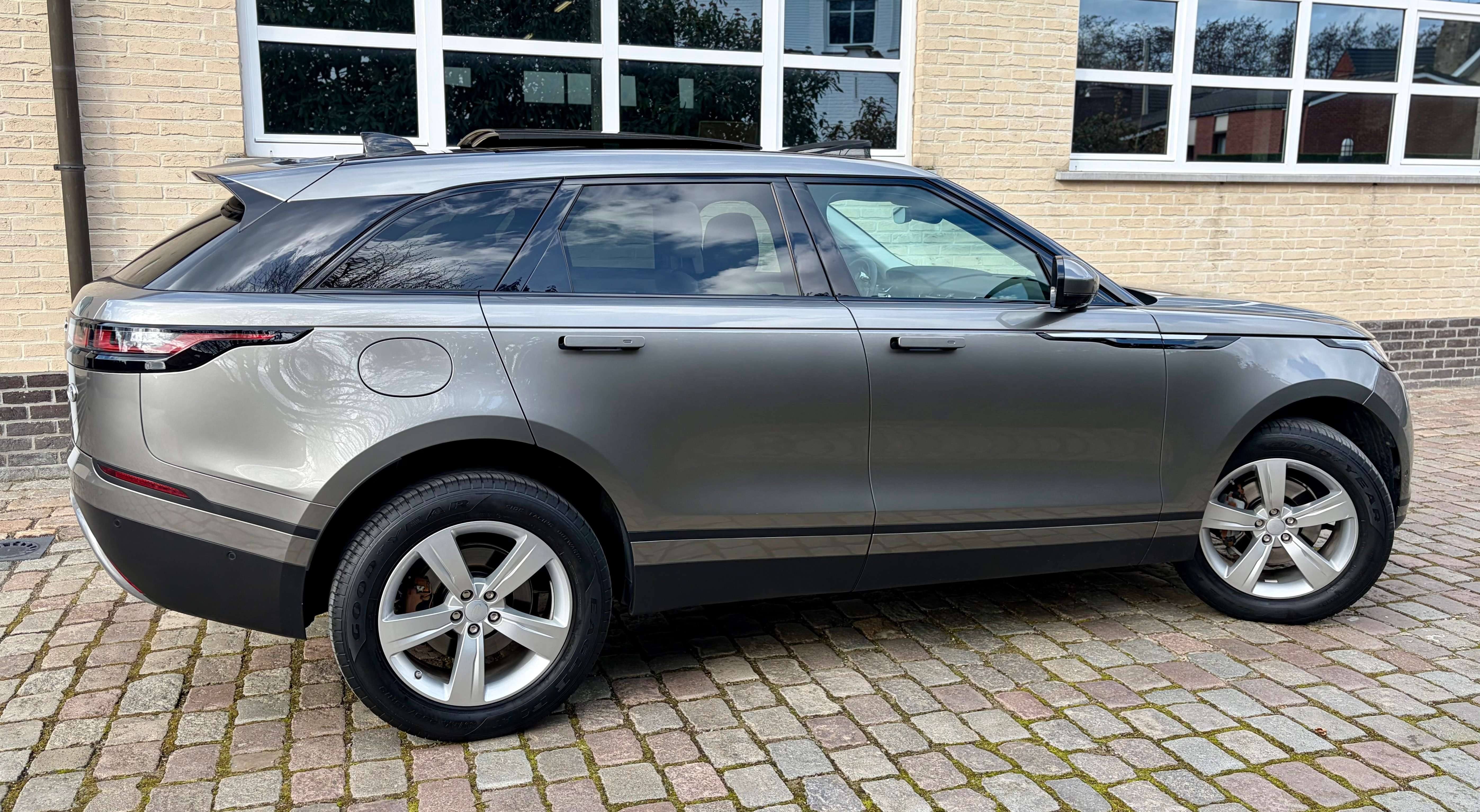 Land Rover Range Rover Velar 2.0 Turbo P250 S  ### 76000 km ###