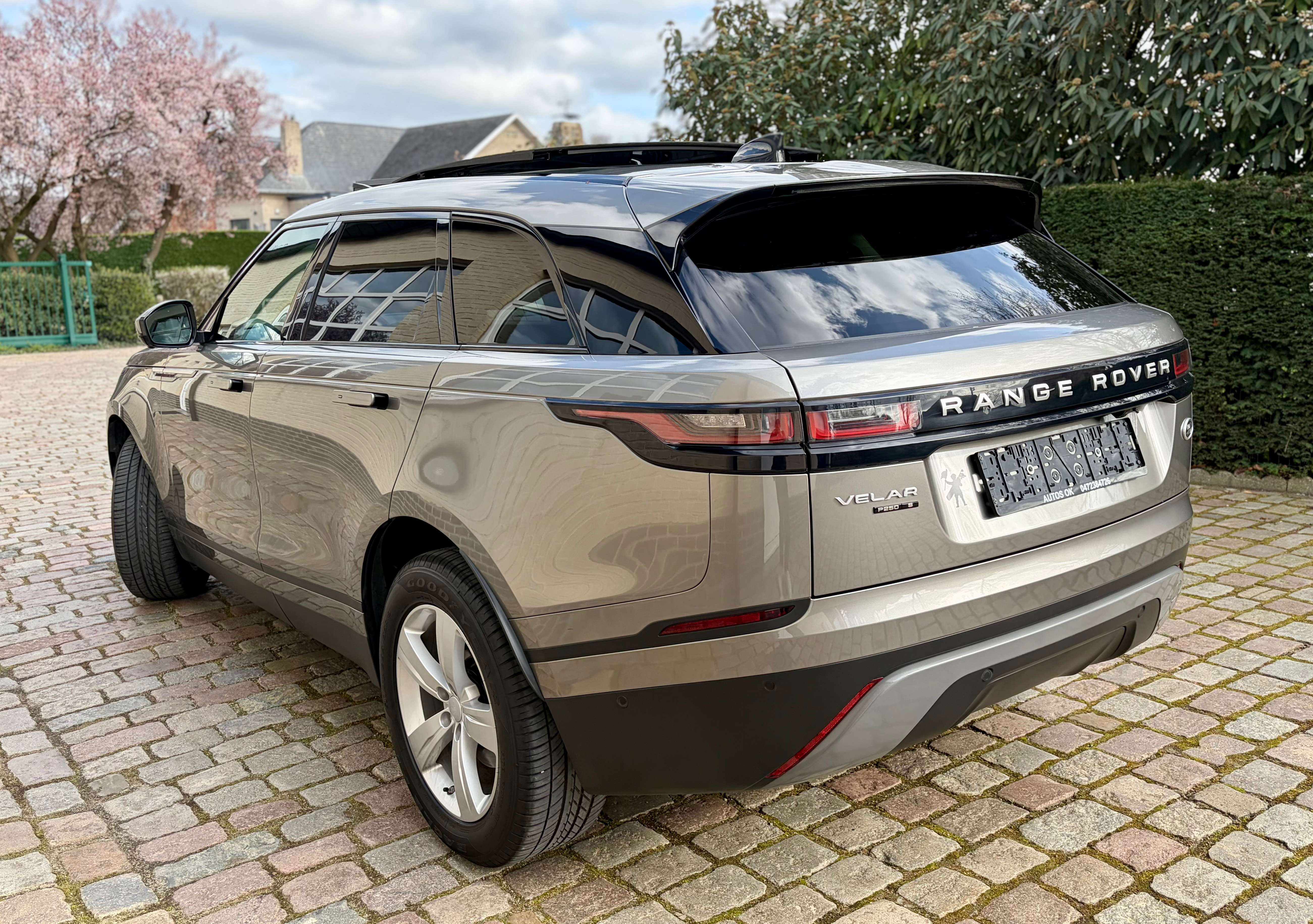 Land Rover Range Rover Velar 2.0 Turbo P250 S  ### 76000 km ###