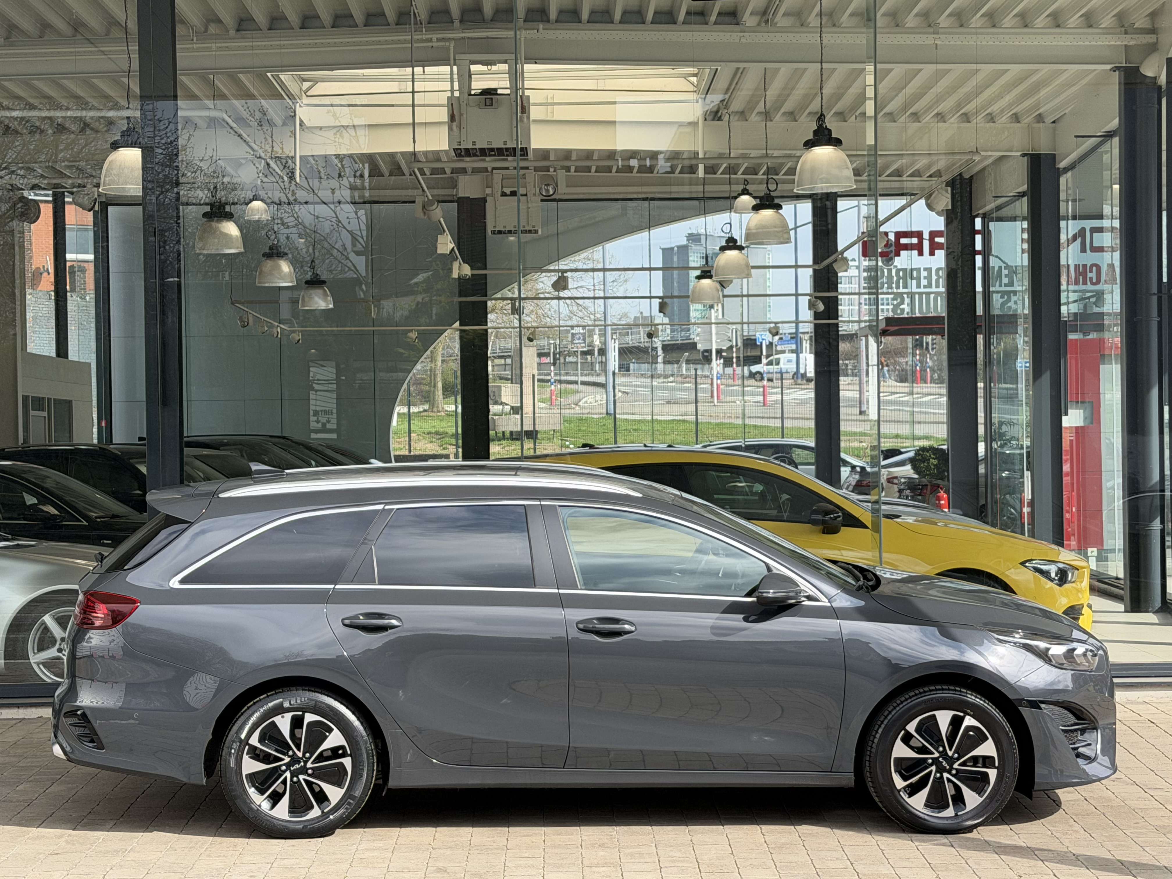 Kia Ceed SW / cee'd SW 1.6i GDi HYBRIDE CAMERA-GPS-CUIR-GAR USINE 2031