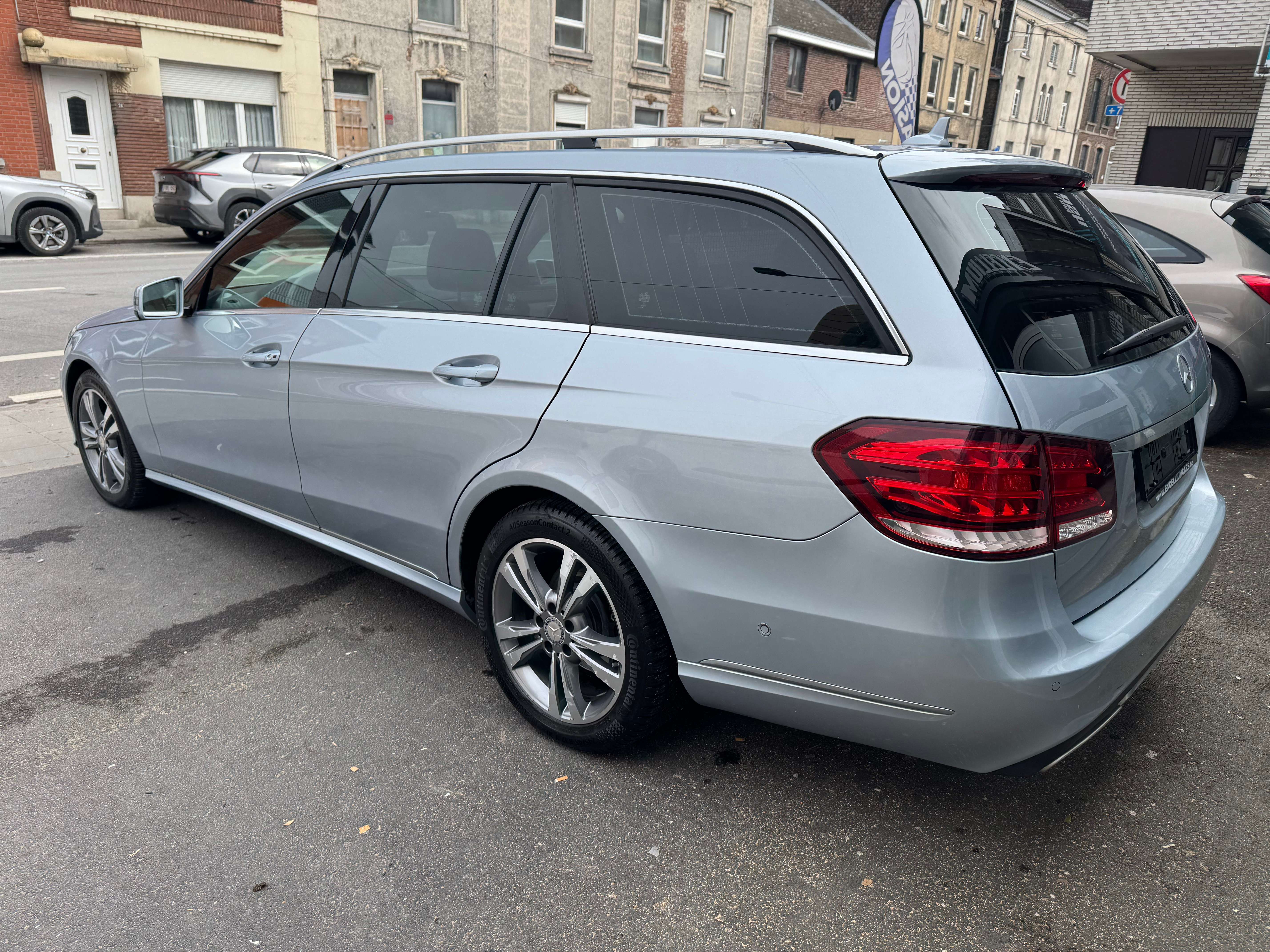 Mercedes-Benz E 200 BlueTEC Avantgarde Break Boit-Auto Cuir Gps Carnet