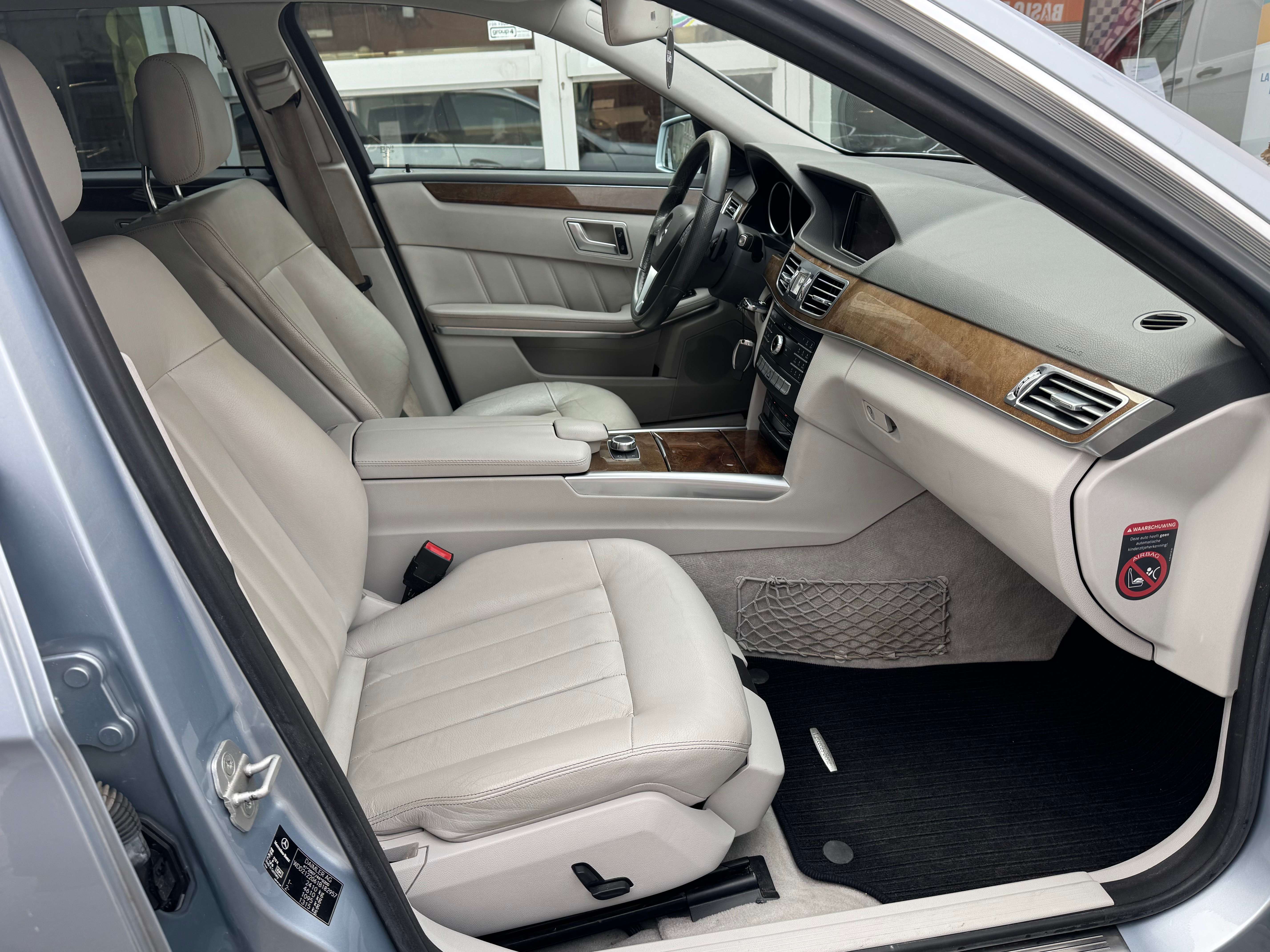 Mercedes-Benz E 200 BlueTEC Avantgarde Break Boit-Auto Cuir Gps Carnet