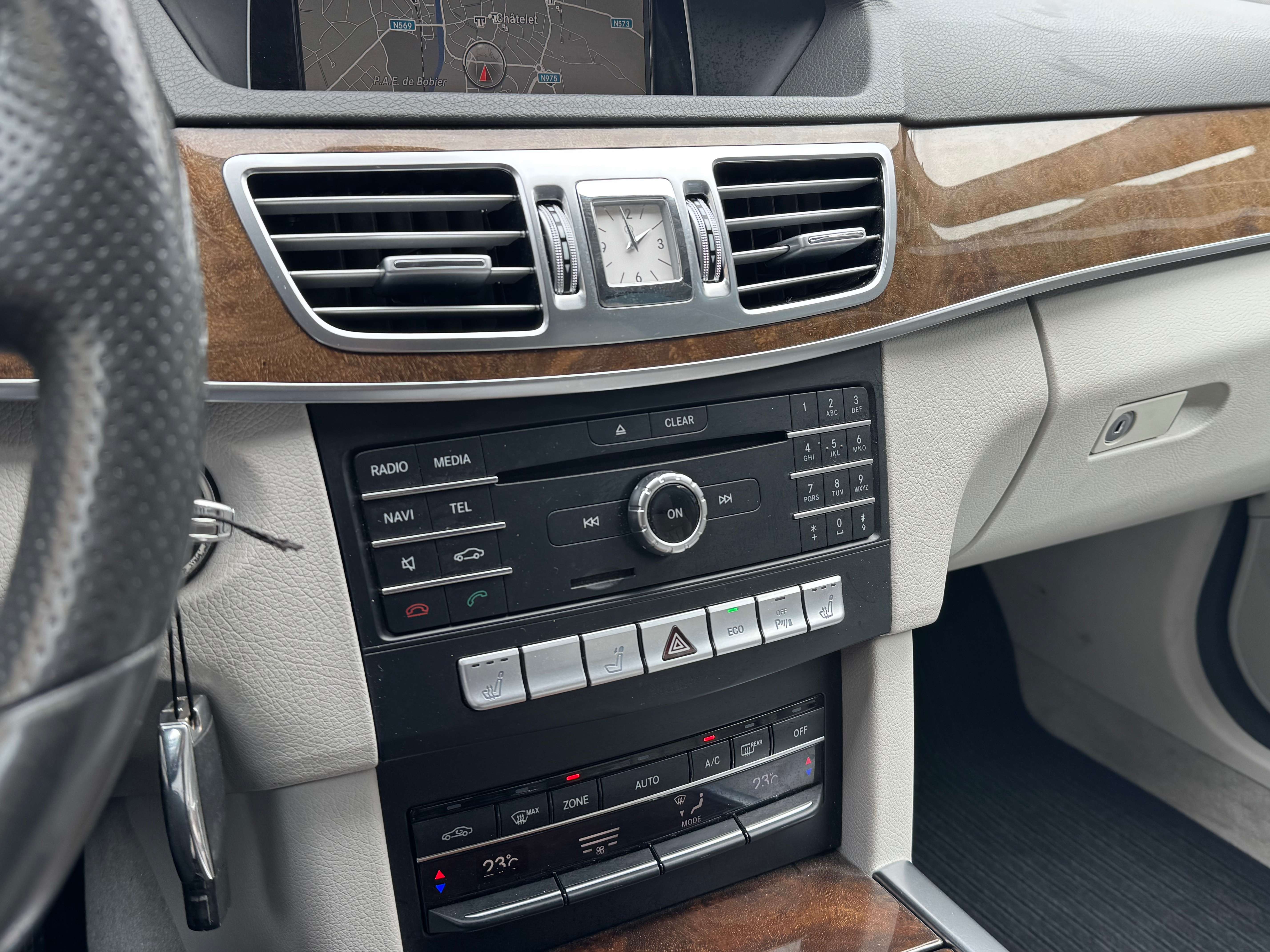 Mercedes-Benz E 200 BlueTEC Avantgarde Break Boit-Auto Cuir Gps Carnet