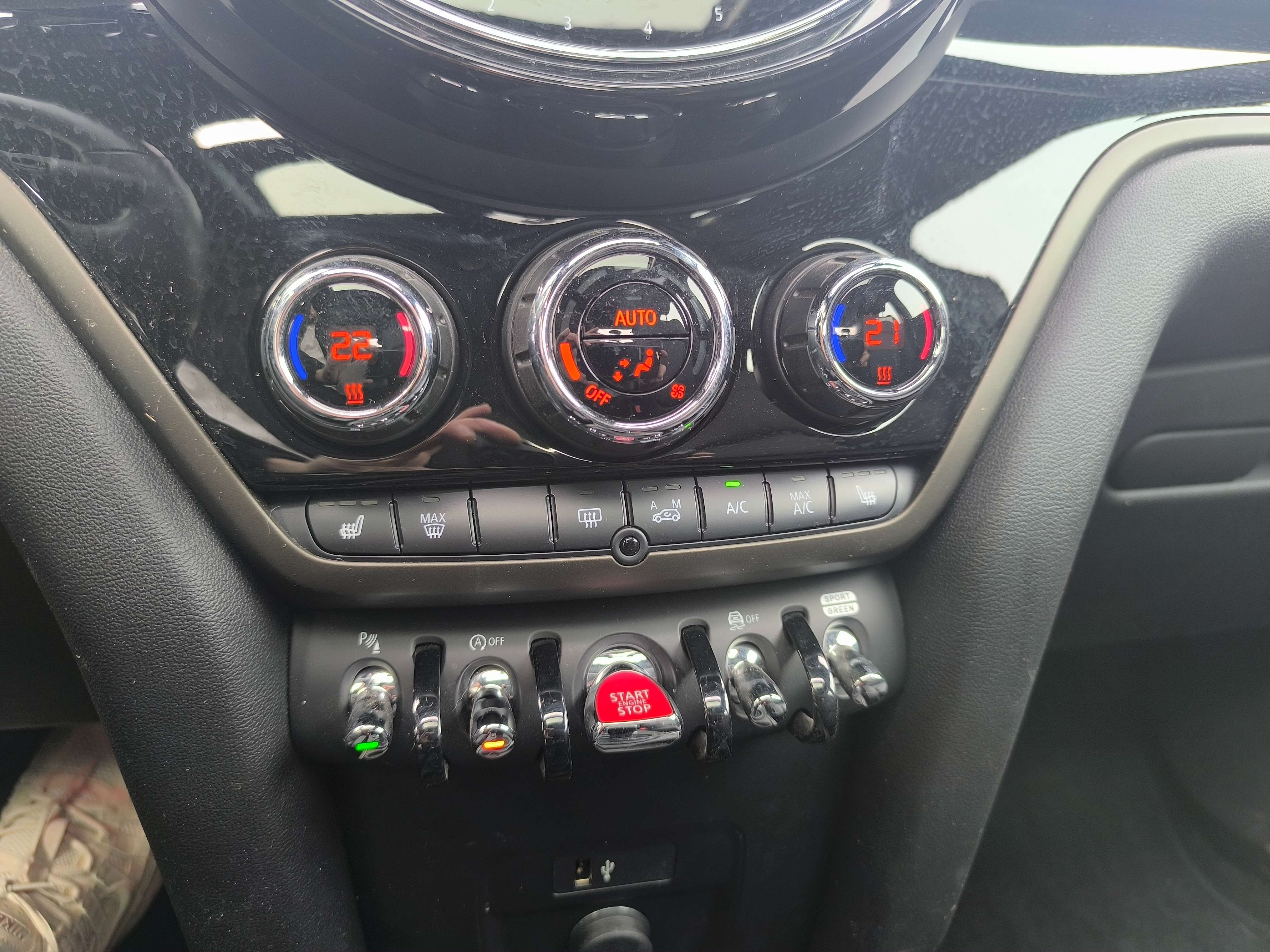 MINI Cooper Countryman 1.5S B.AUTO BLACK EDITION TOIT PANO GPS XENON ACC