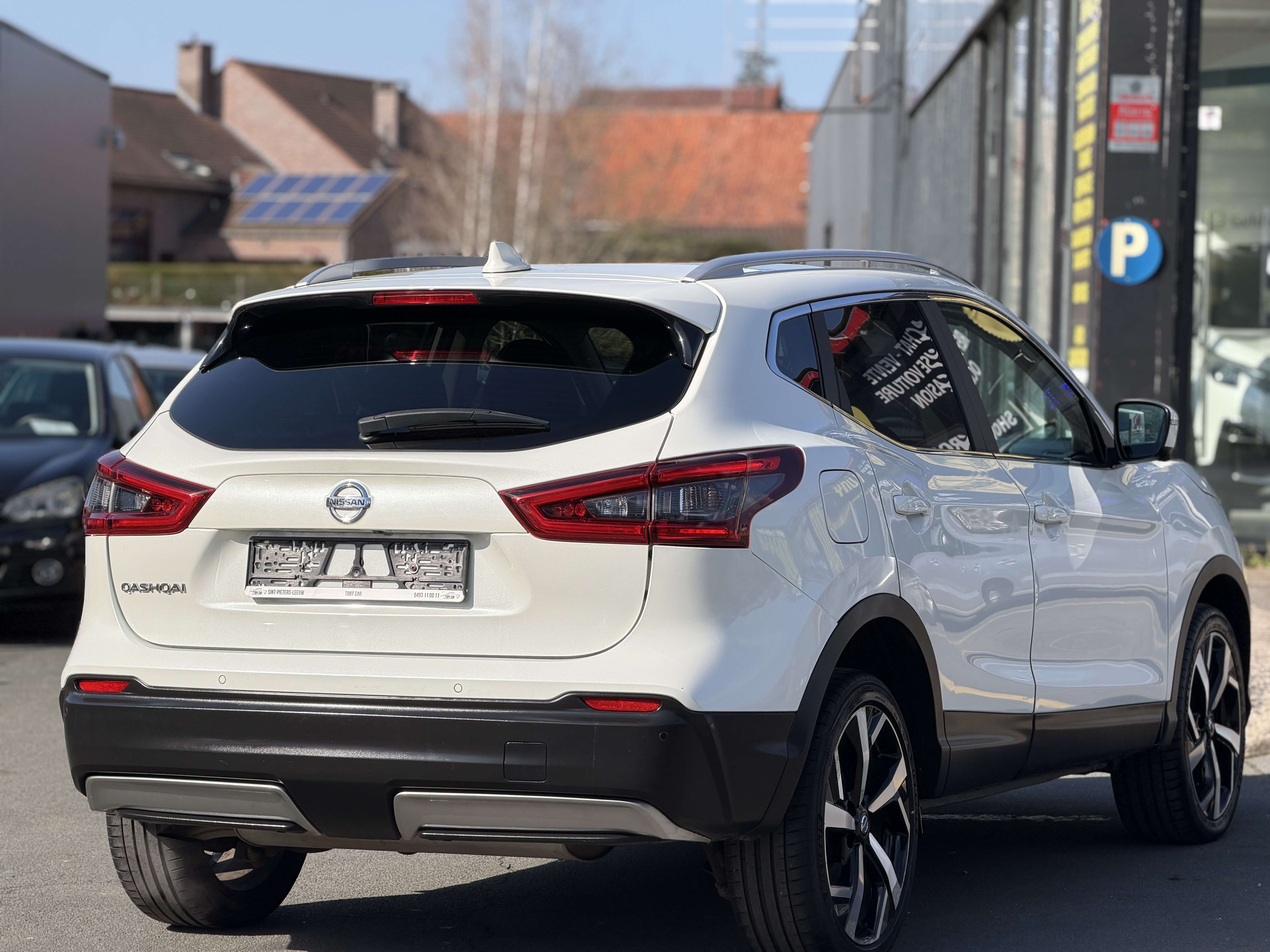 Nissan Qashqai Qashqai 1.2 DIG-T*NAVI*CAMERA360*PANO*CUIR*