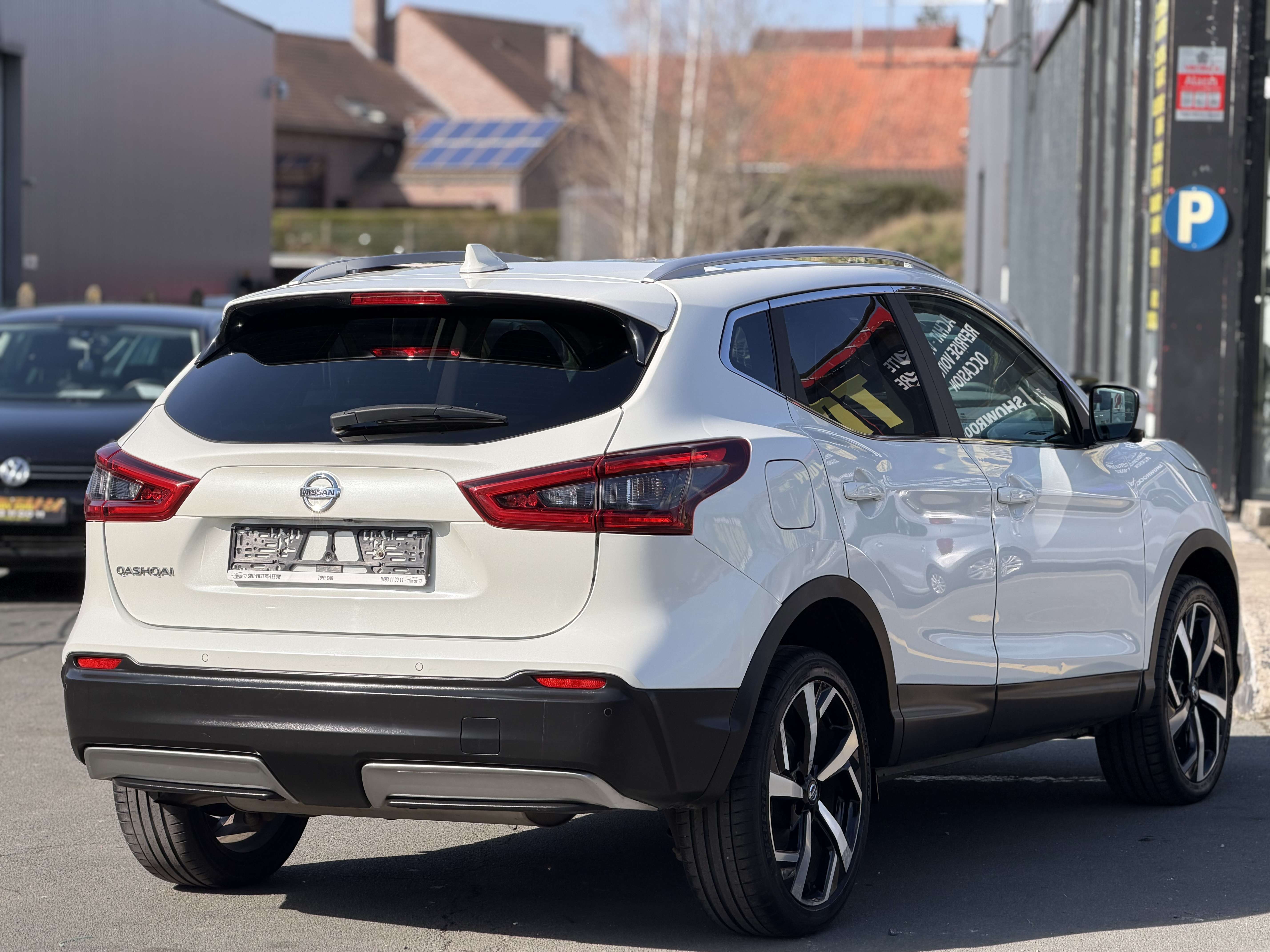 Nissan Qashqai Qashqai 1.2 DIG-T*NAVI*CAMERA360*PANO*CUIR*