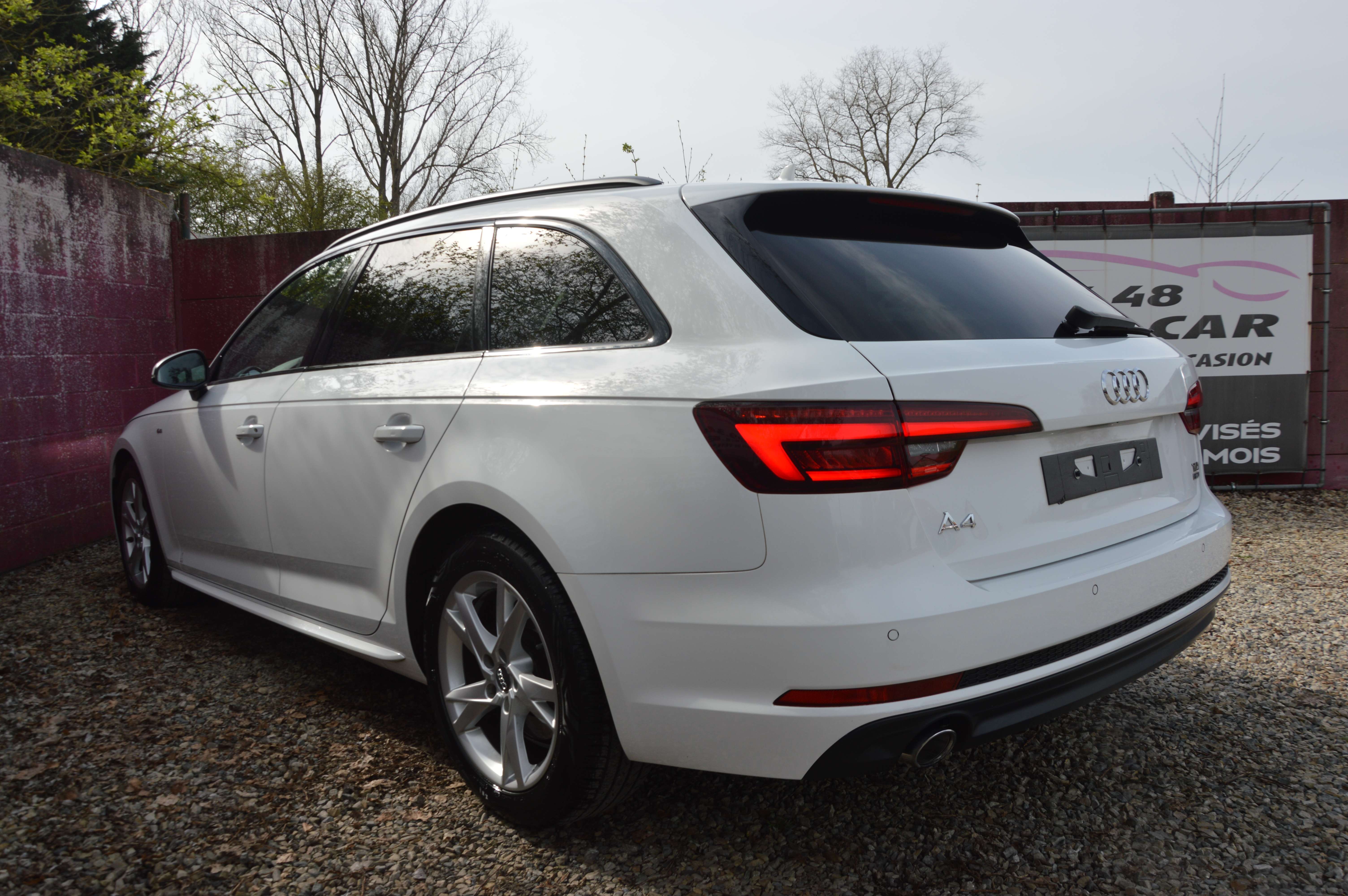 Audi A4 2.0TDi Pack S-Line COCKPIT SENS AV/AR 73.387KM