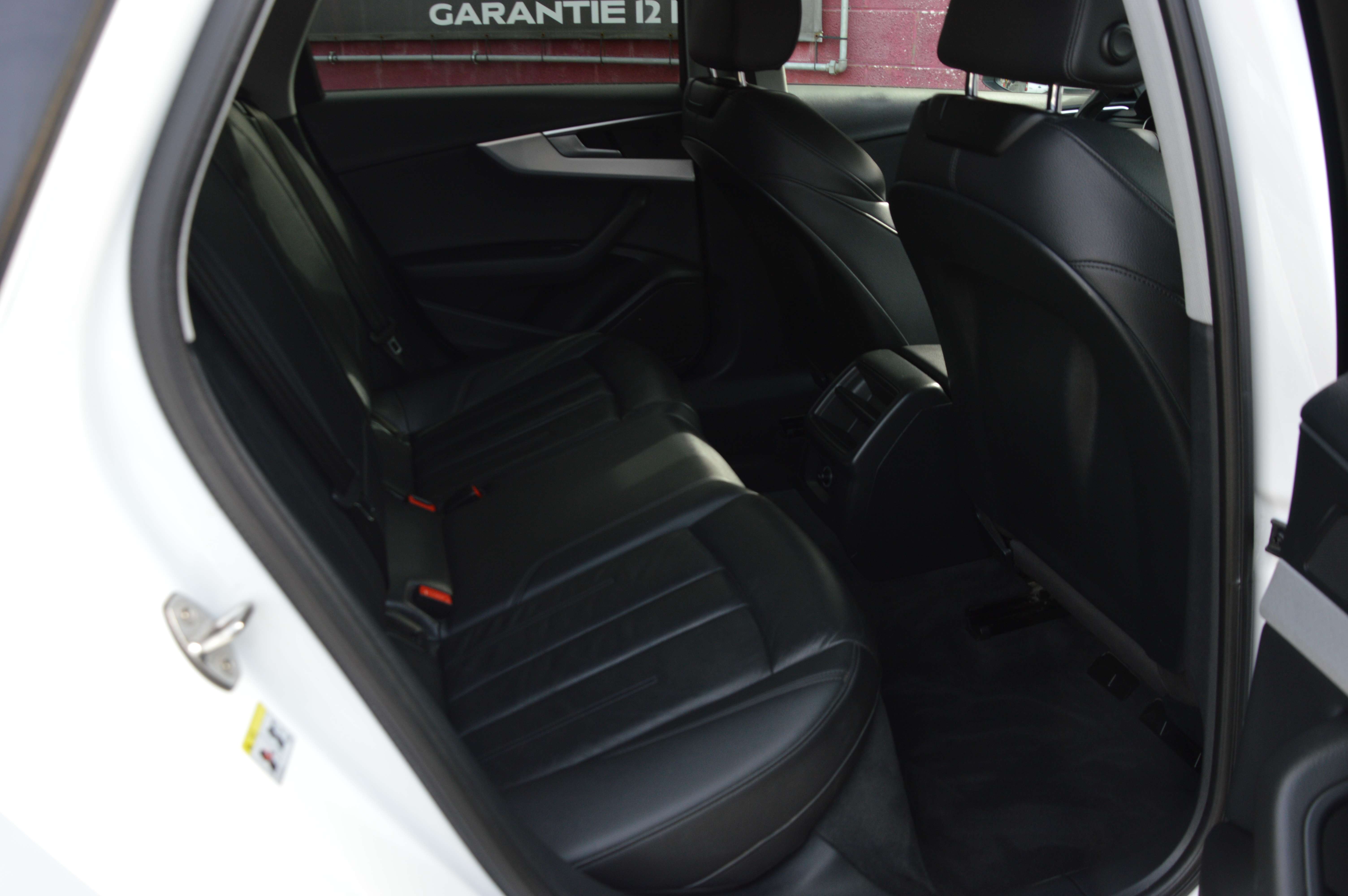 Audi A4 2.0TDi Pack S-Line COCKPIT SENS AV/AR 73.387KM