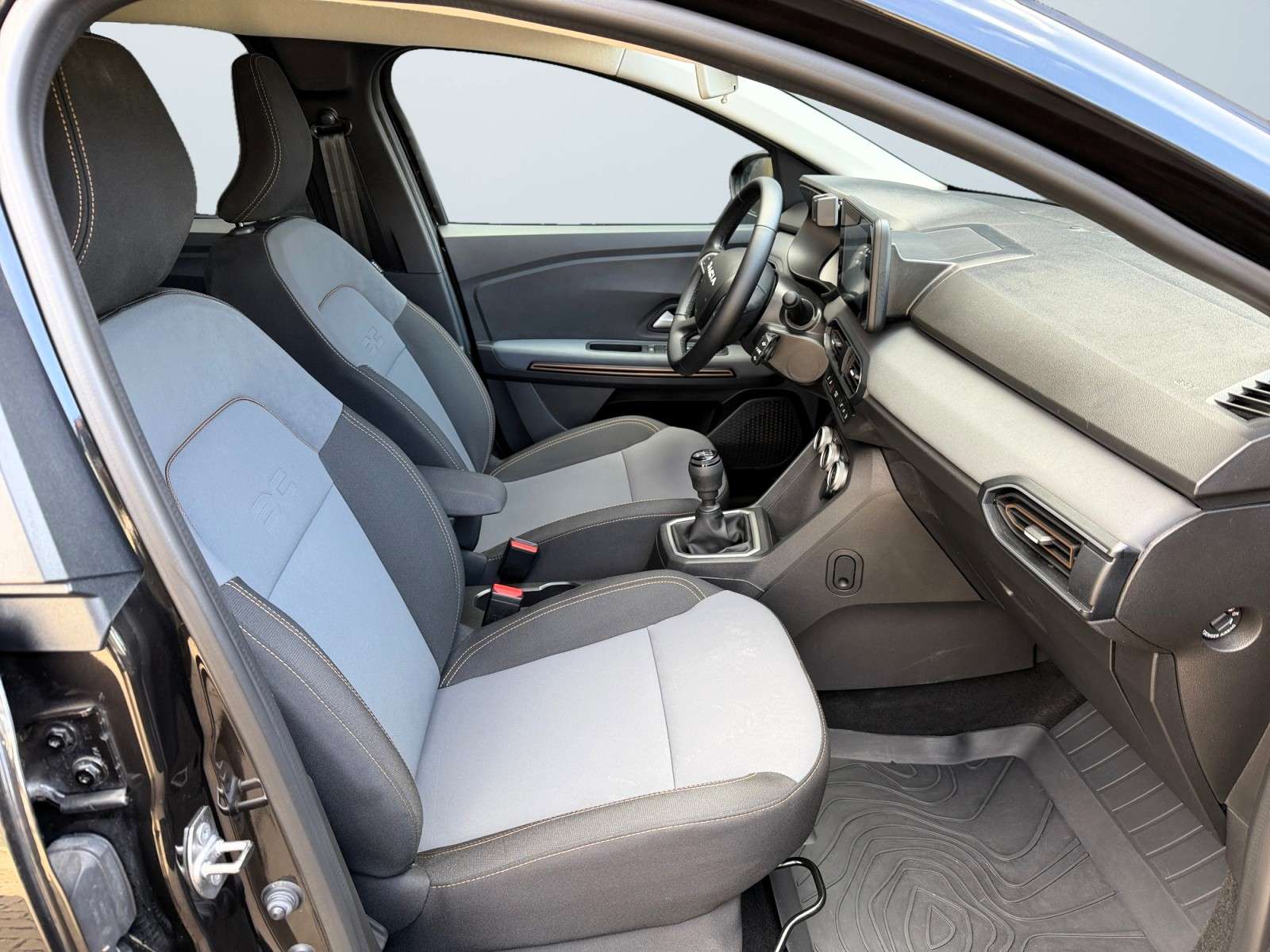 Dacia Jogger 1.0TCE110*7PL*EXTREME*6MT*CARPLAY*CAMERA*GARANTIE