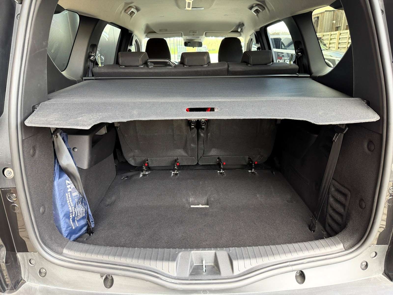 Dacia Jogger 1.0TCE110*7PL*EXTREME*6MT*CARPLAY*CAMERA*GARANTIE