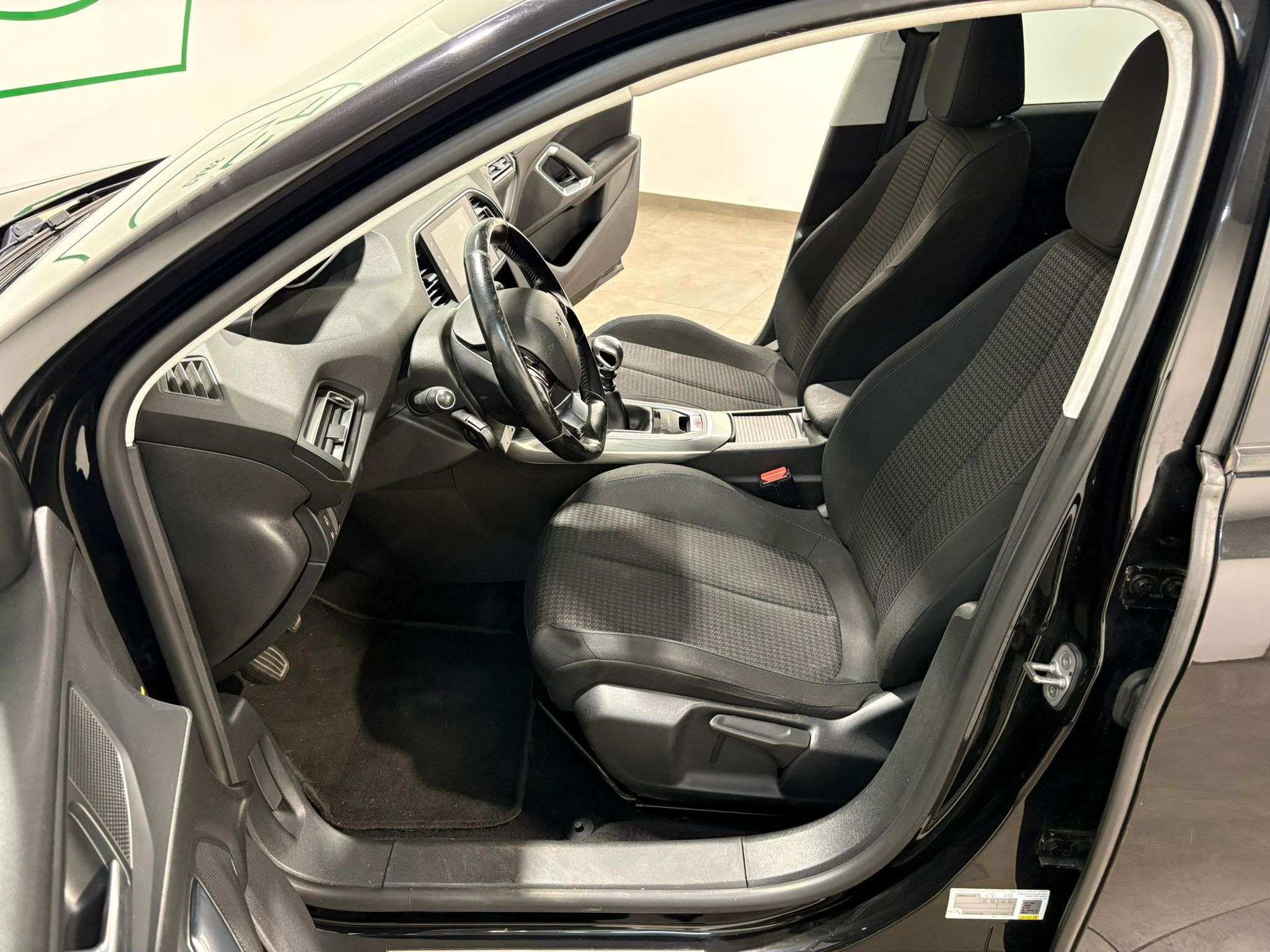 Peugeot 308 ** 1.5 BlueHDi ** Style ** GPS ** Garantie 12 mois