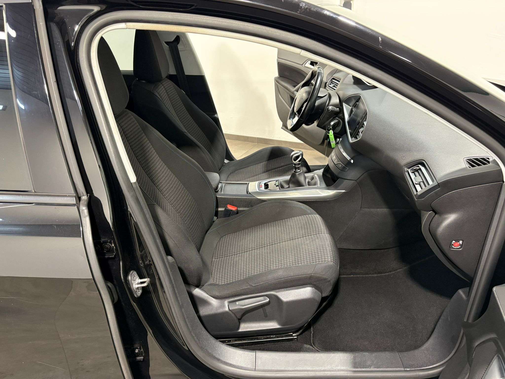 Peugeot 308 ** 1.5 BlueHDi ** Style ** GPS ** Garantie 12 mois
