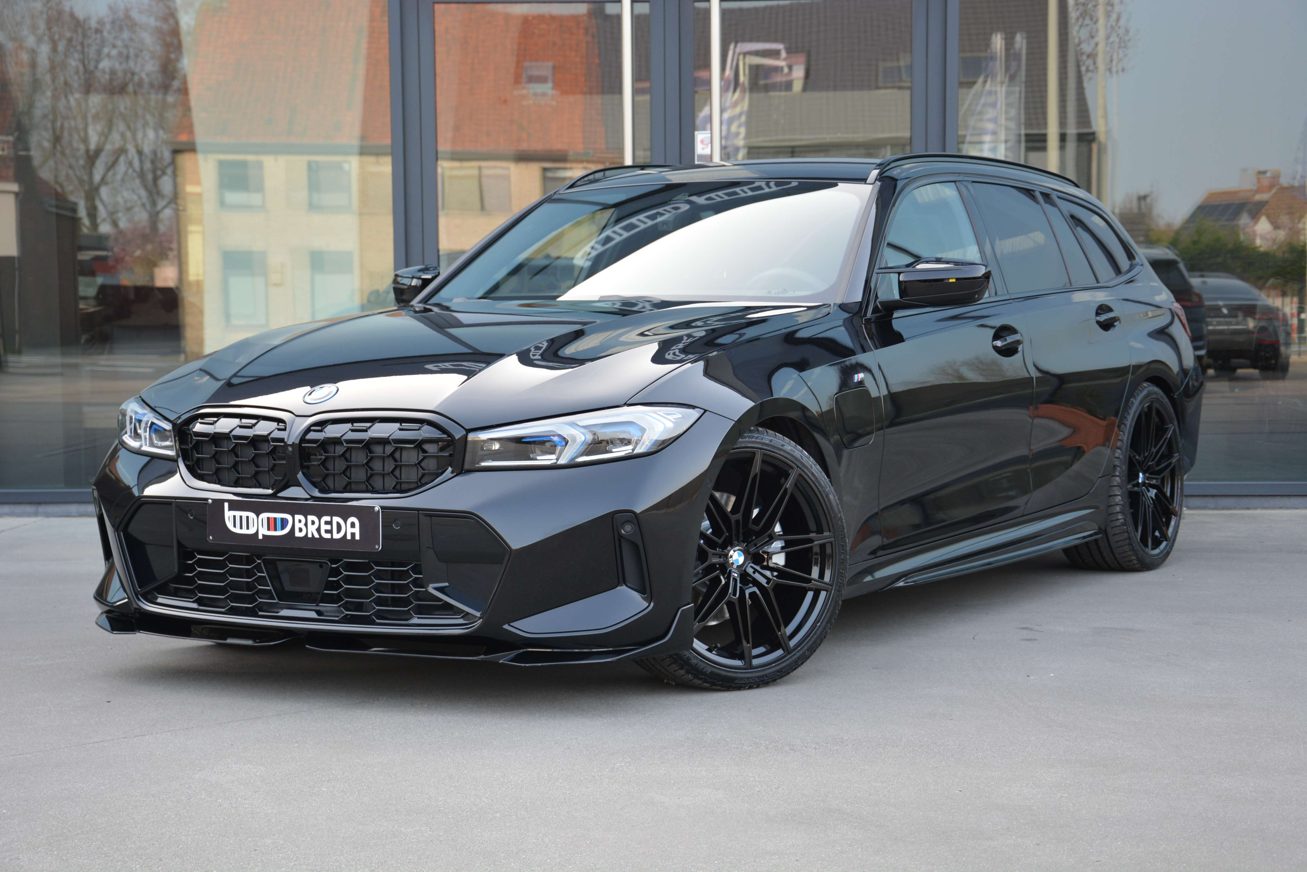 BMW 330 e Touring M-Performance/360°Cam/HUD/ACC/Keyless