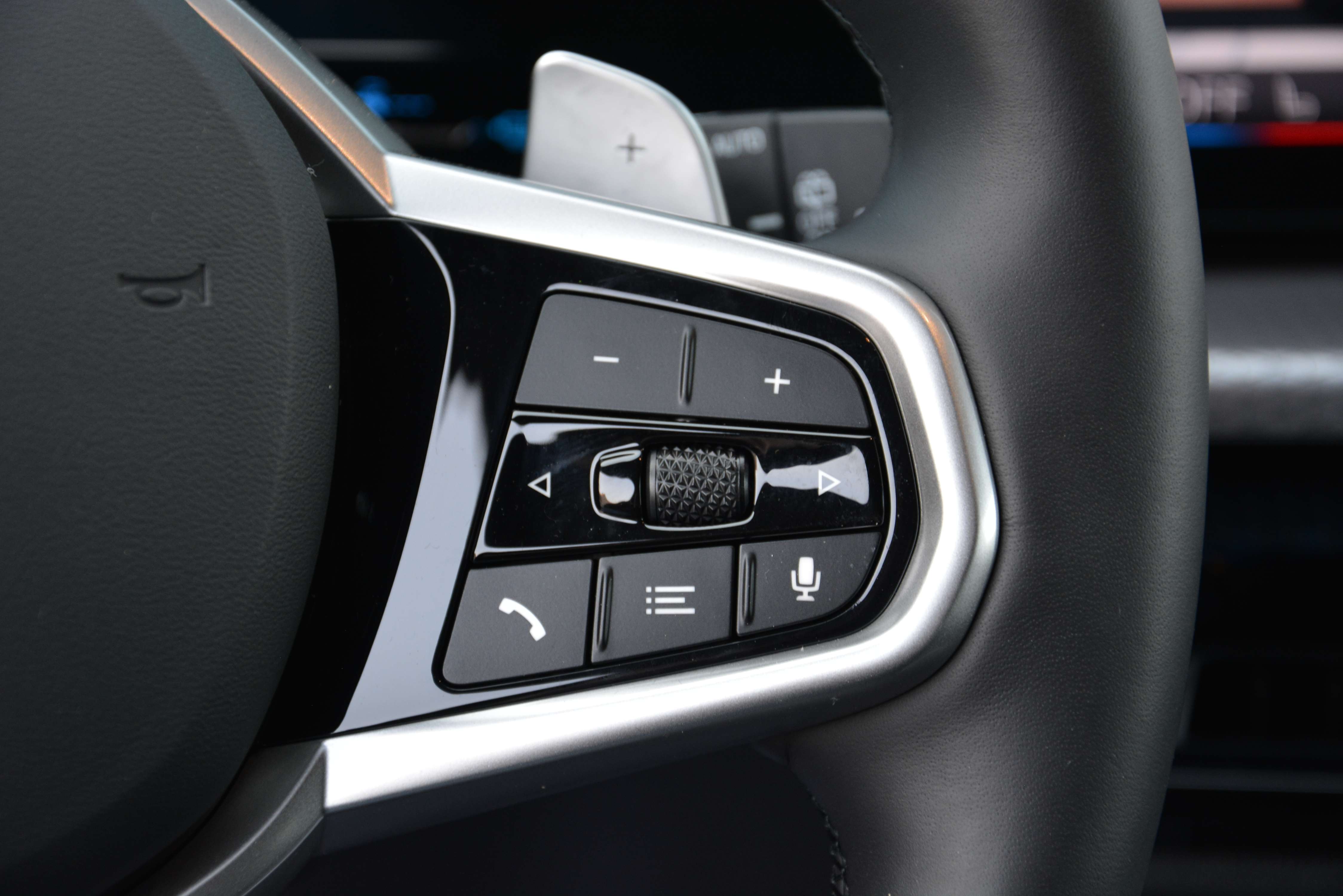 BMW 330 e Touring M-Performance/360°Cam/HUD/ACC/Keyless