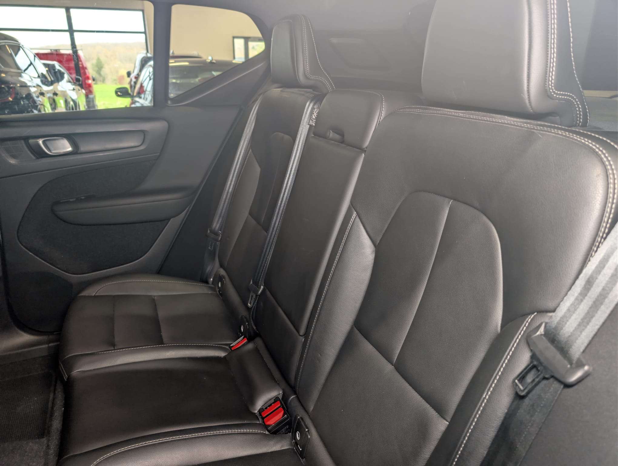 Volvo XC40 1.5 T5 PHEV R-Design — Toit panoramique — Caméra 360 — CarPlay