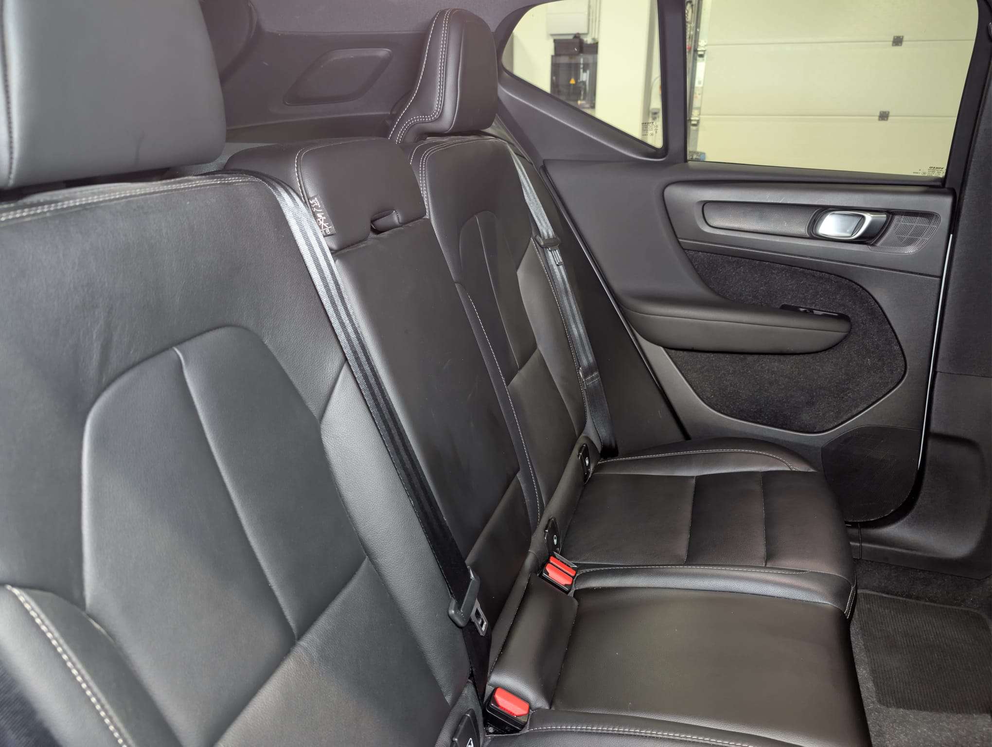 Volvo XC40 1.5 T5 PHEV R-Design — Toit panoramique — Caméra 360 — CarPlay