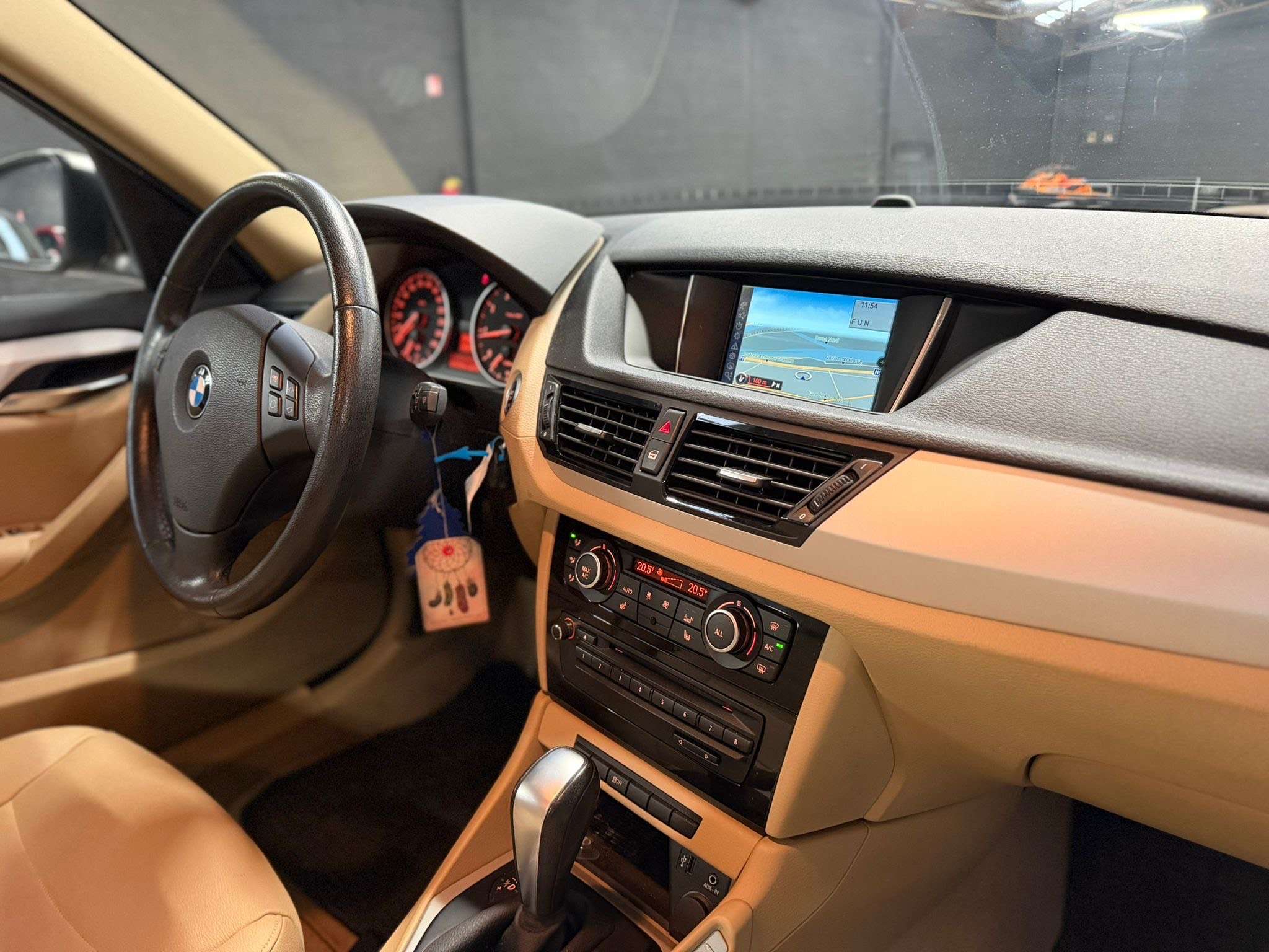 BMW X1 sDrive18i * 1ER PROP * GPS * AUTOMAT * SIEGE CH