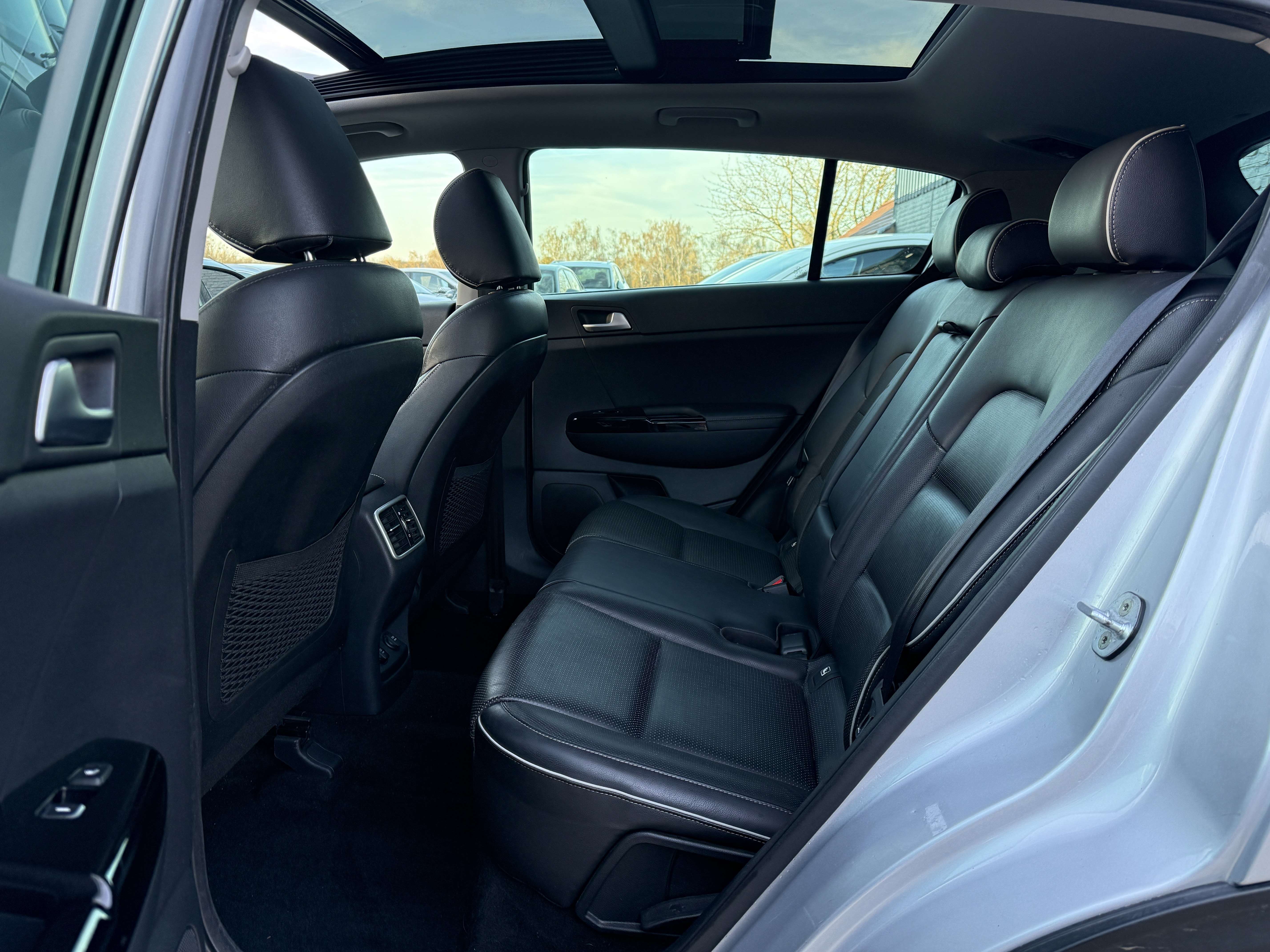 Kia Sportage Sportage 1.7 CRDi 2WD Lounge /Navi/Pano/Cuir/Led/
