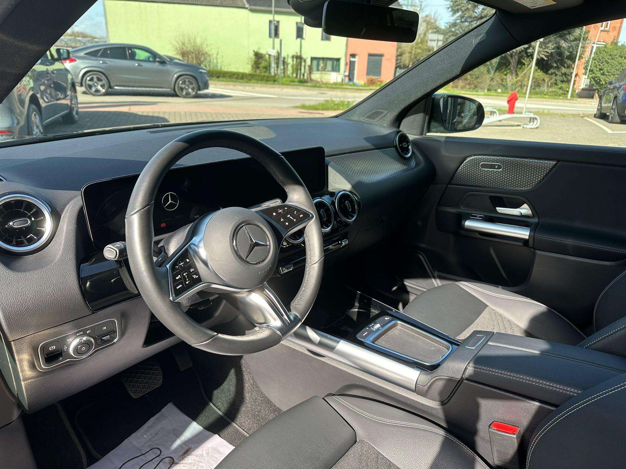 Mercedes-Benz GLA 180 GLA Business Line